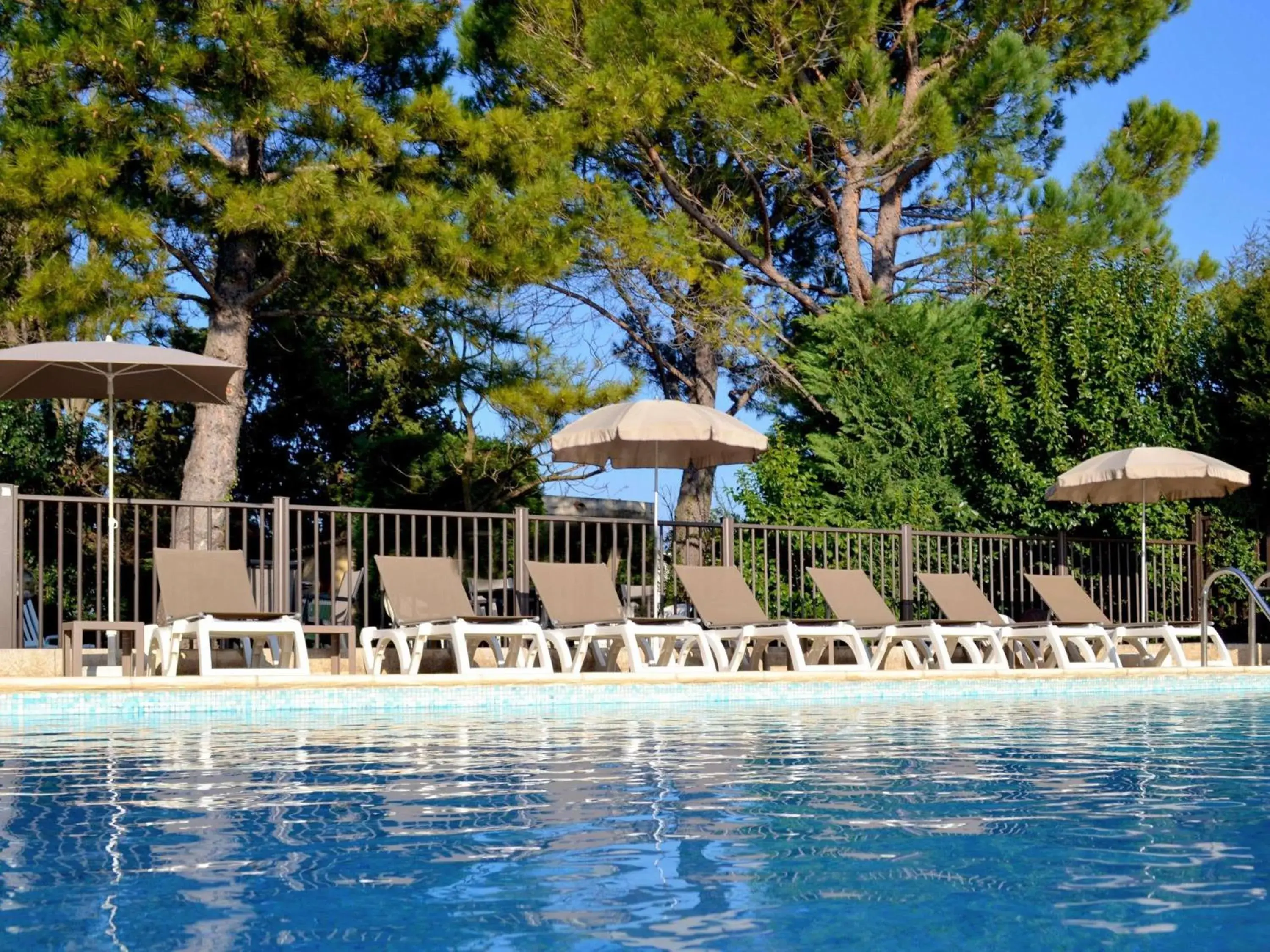 Property building in ibis Avignon Sud Property building in ibis Avignon Sud