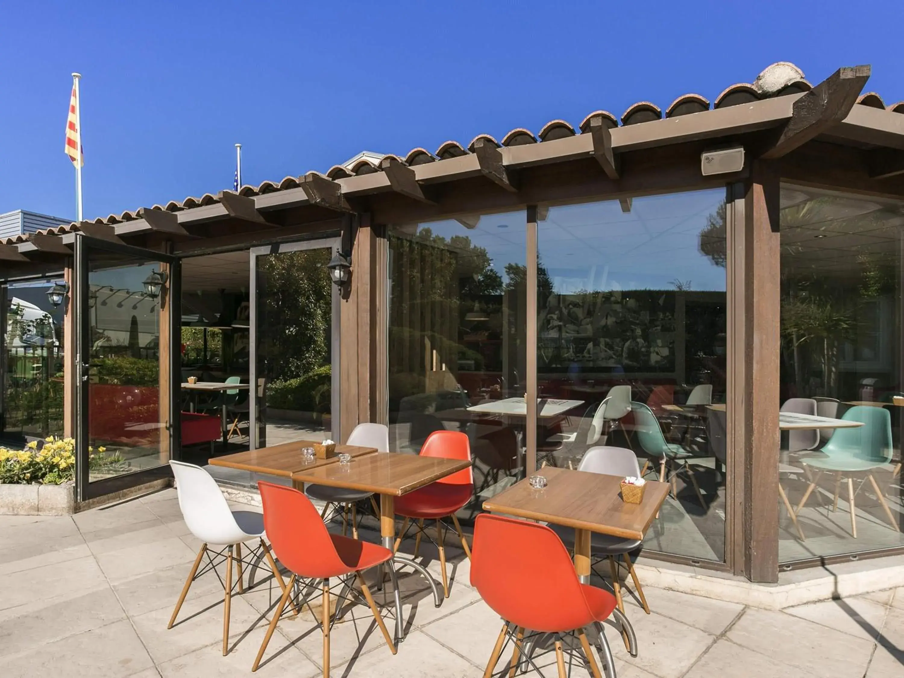 Restaurant/places to eat in ibis Avignon Sud Restaurant/places to eat in ibis Avignon Sud