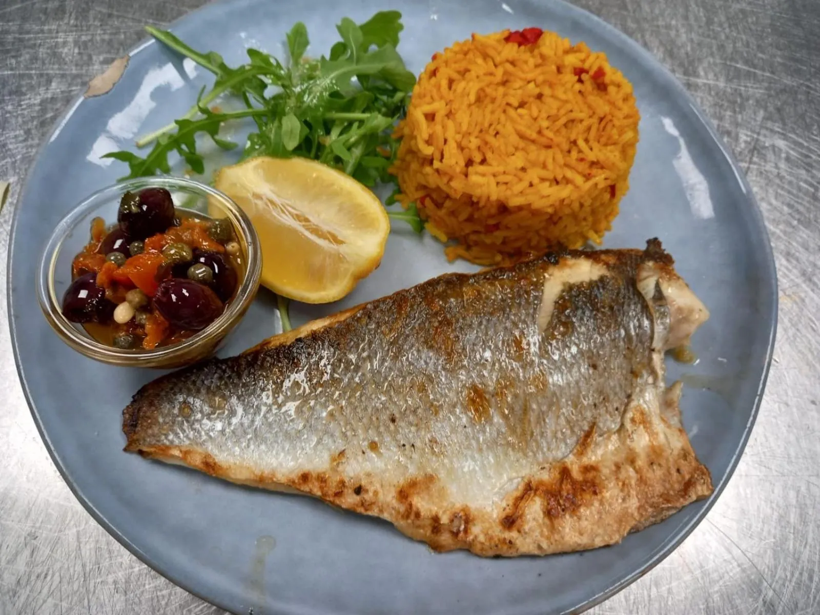 Restaurant/places to eat in ibis Avignon Sud