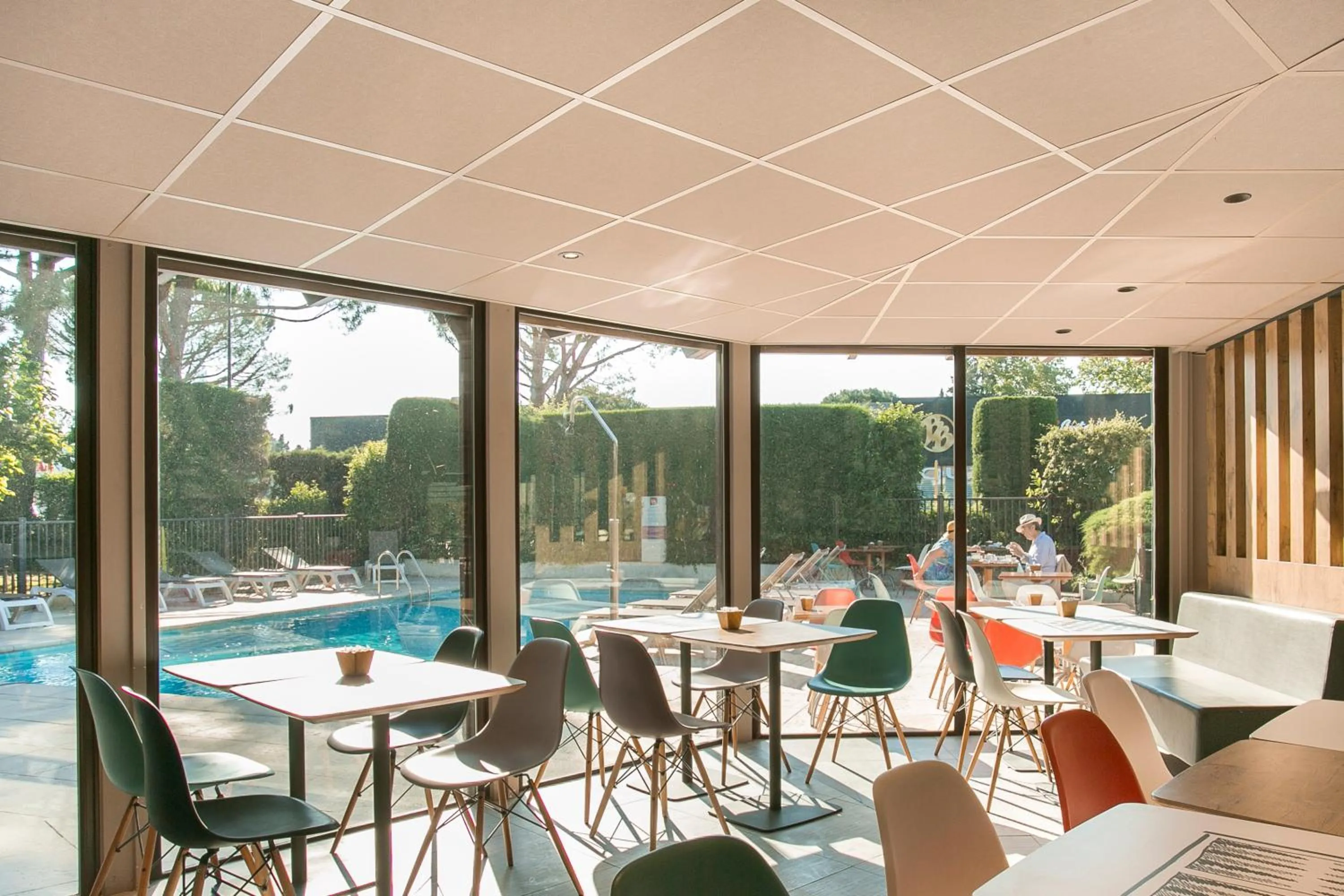 Restaurant/places to eat in ibis Avignon Sud