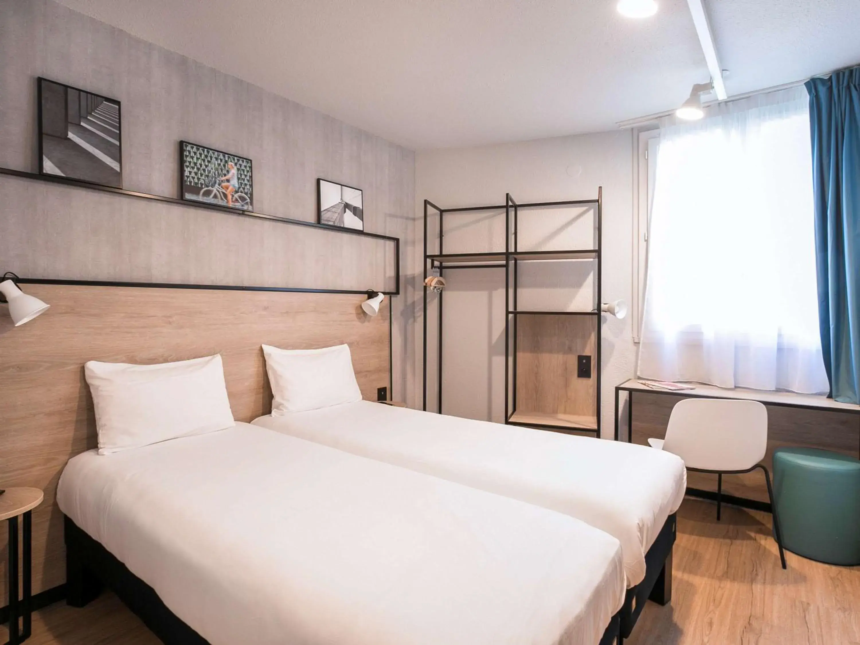 Photo of the whole room, Bed in ibis Avignon Sud Photo of the whole room, Bed in ibis Avignon Sud