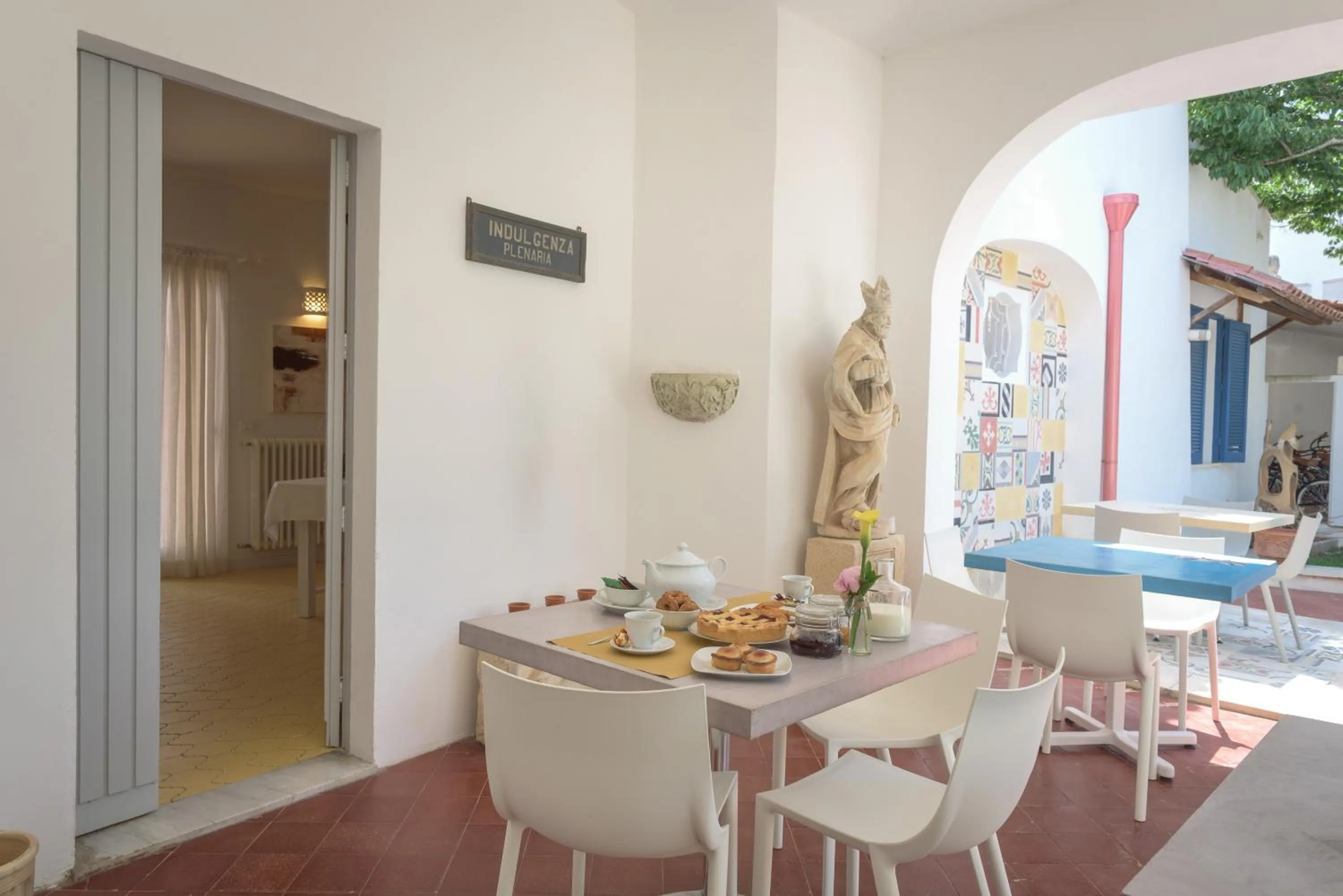 Buffet breakfast in Li Pappi Antico Casale