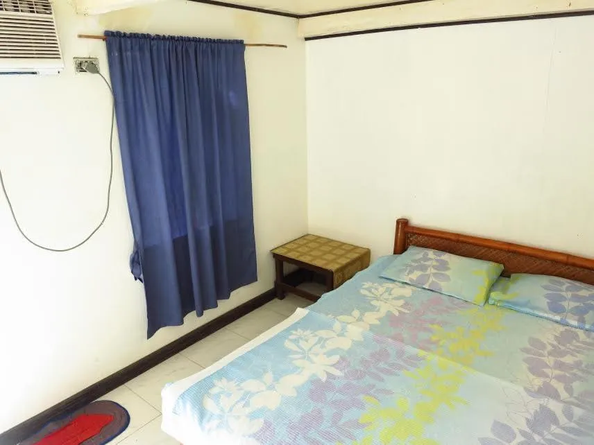Bed in Anilao Scuba Dive Center (ASDC)