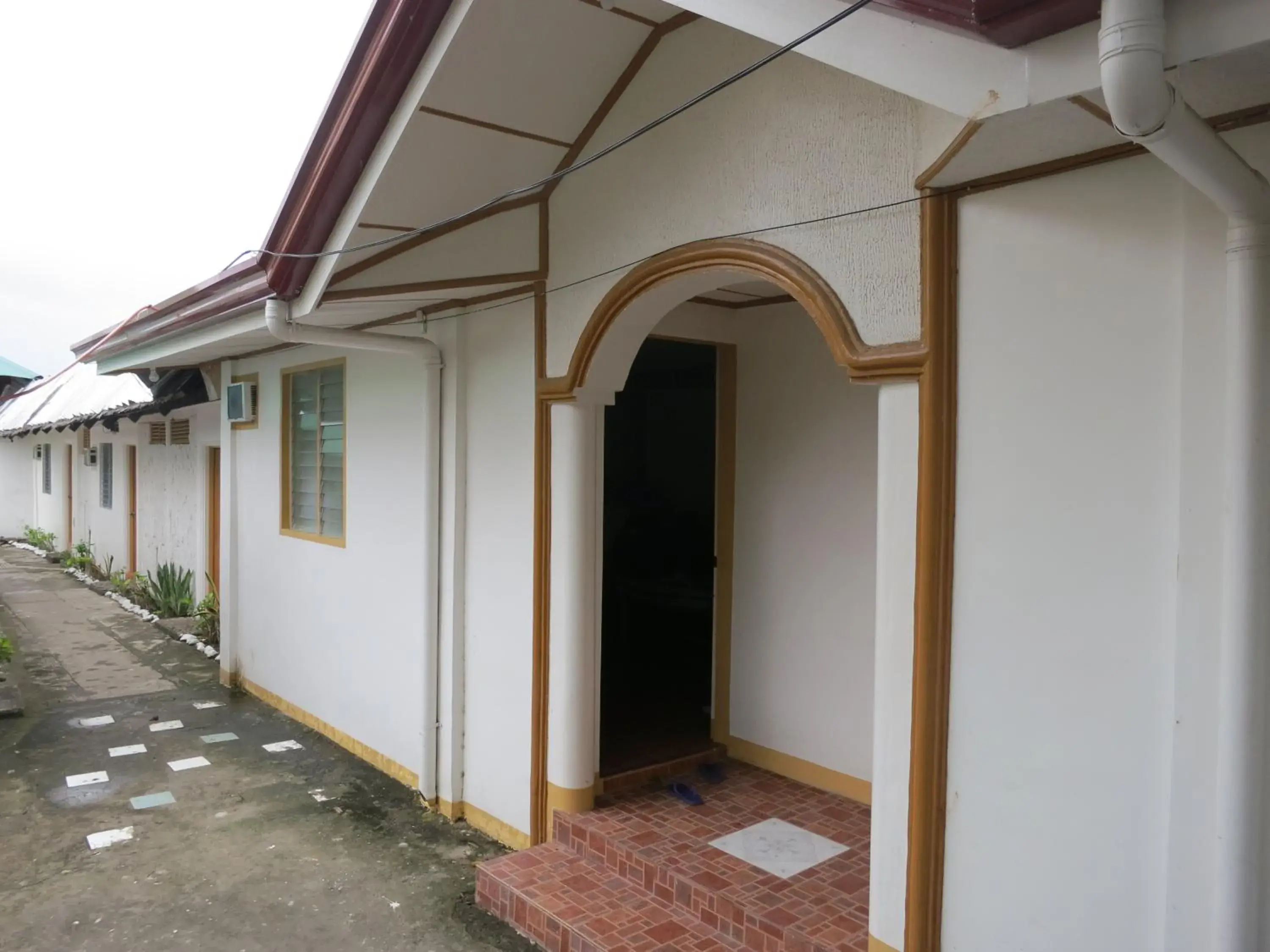 Family Room with Shower in Anilao Scuba Dive Center (ASDC) Family Room with Shower in Anilao Scuba Dive Center (ASDC)
