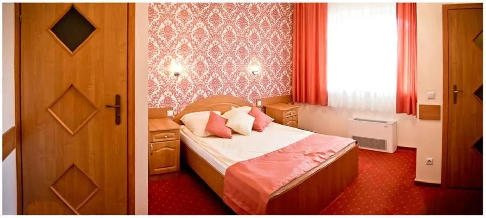 Photo of the whole room, Bed in Hotel U Grubego