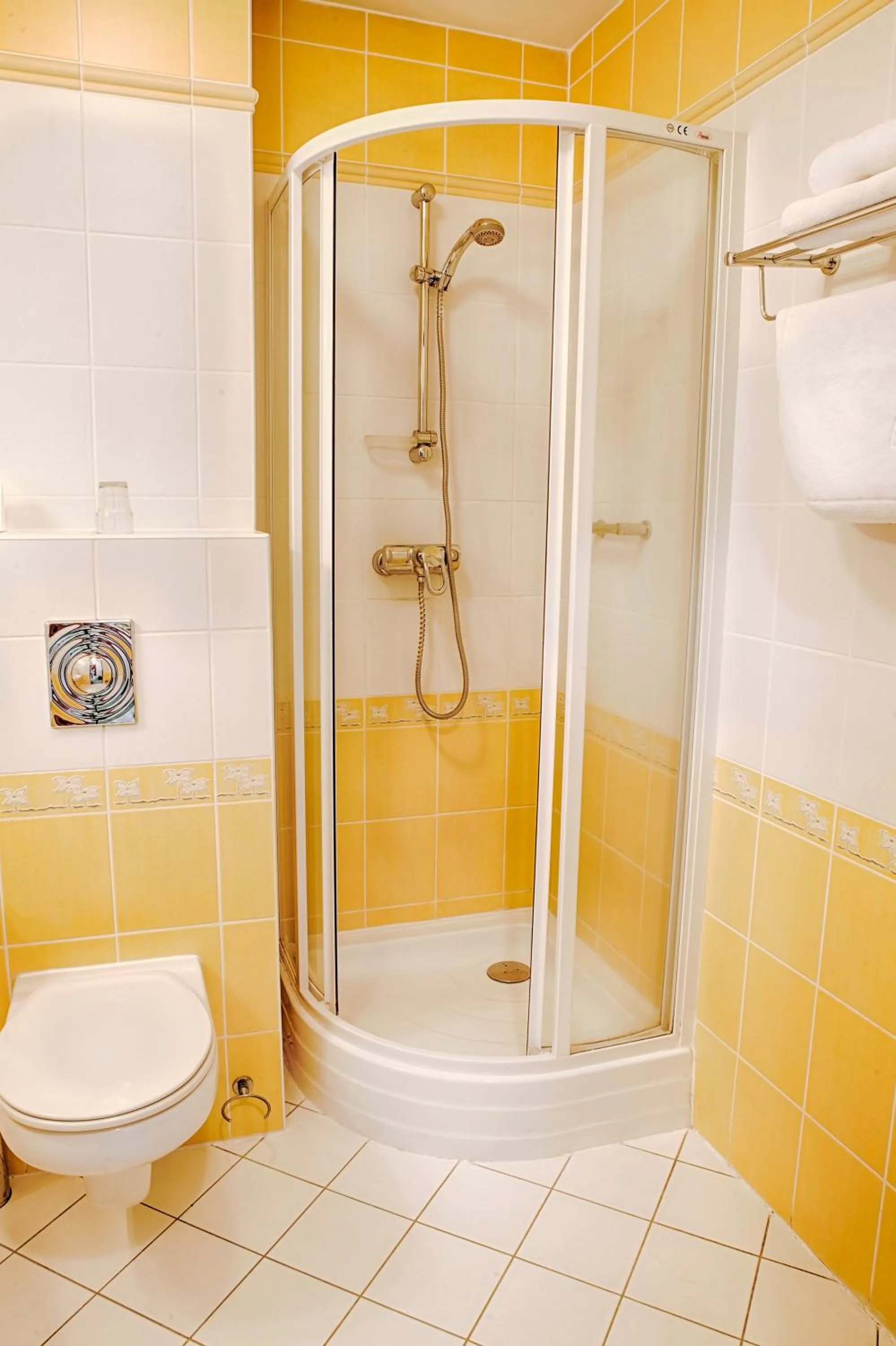 Shower in Hotel Lival