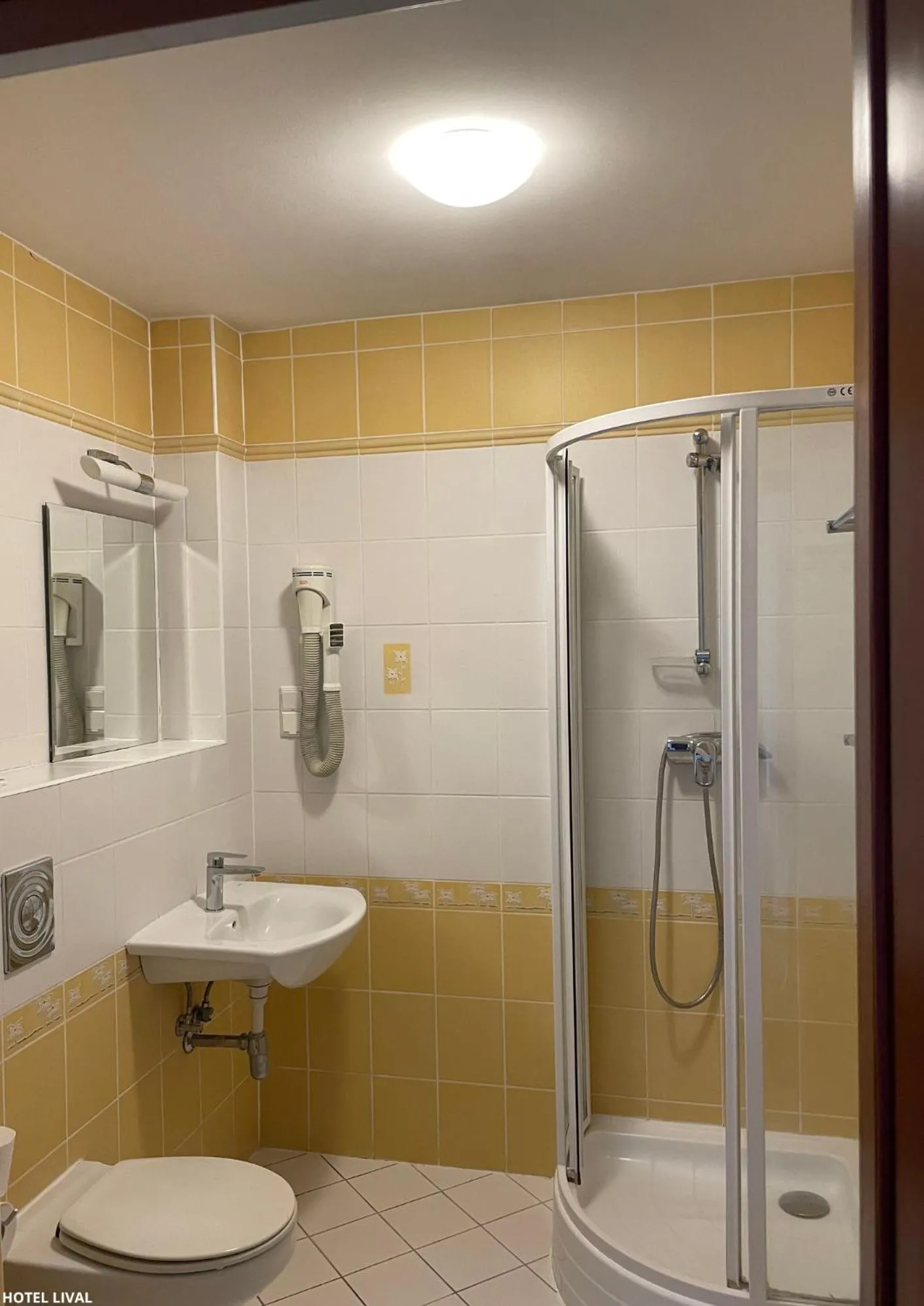 Shower in Hotel Lival