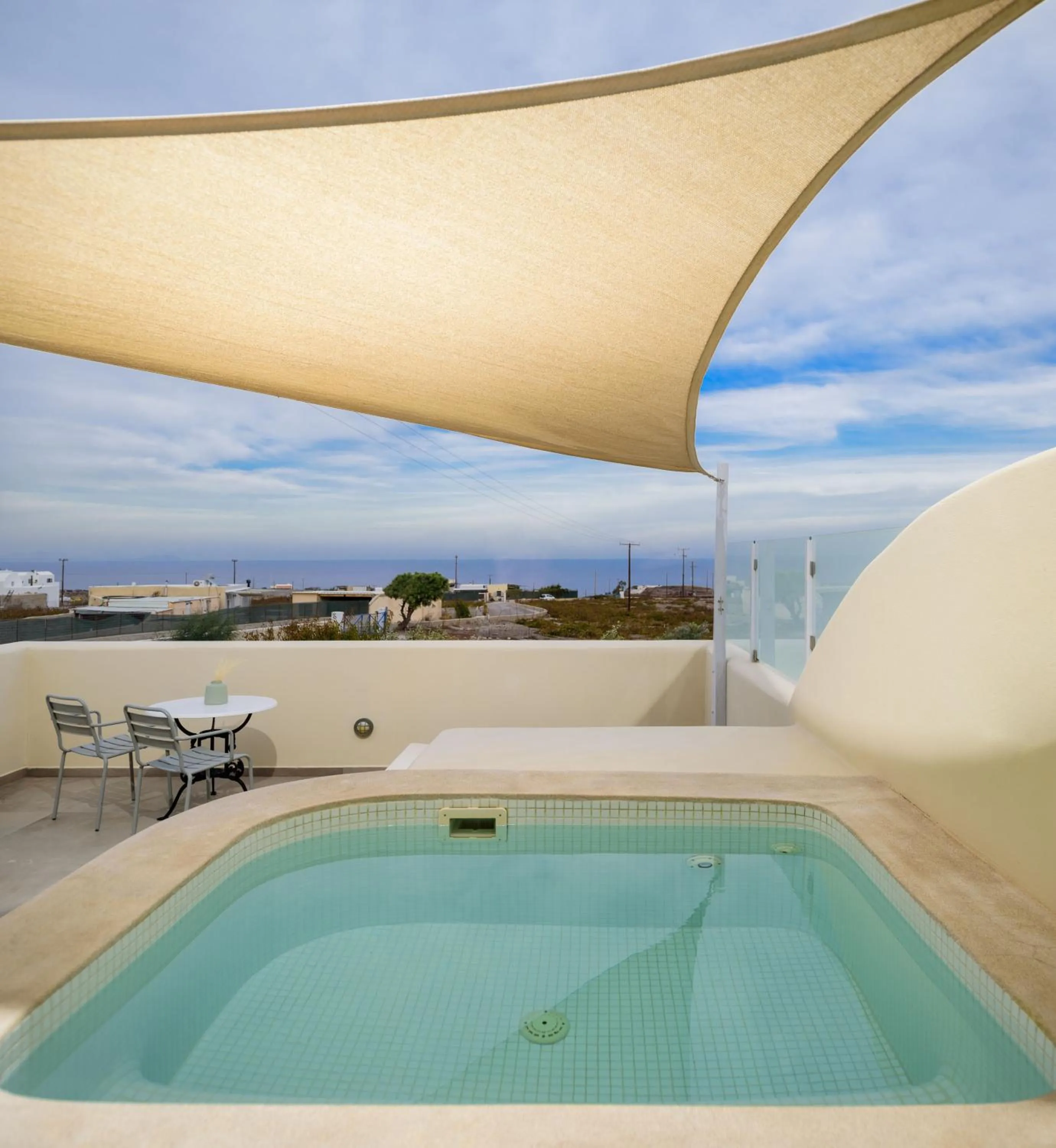 Hot Tub in Aliter Suites