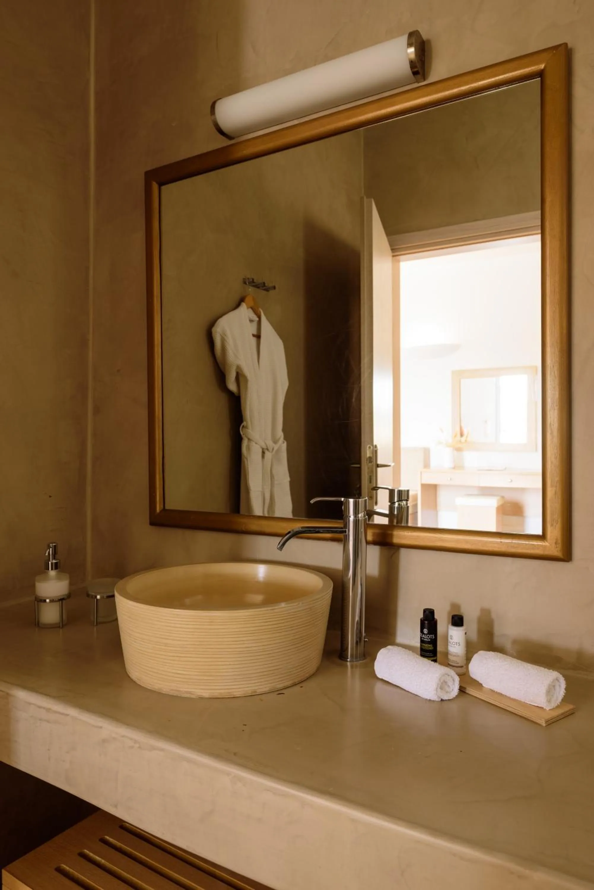 Bathroom in Aliter Suites