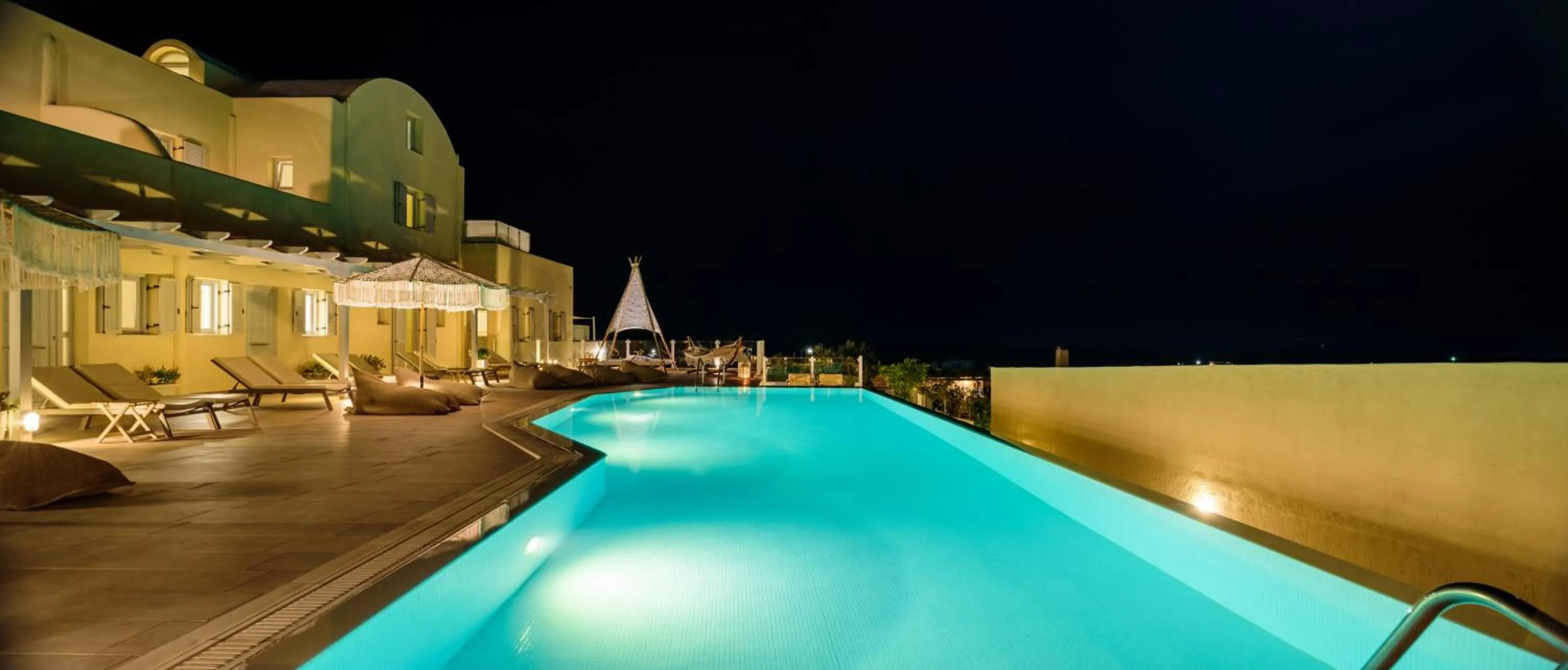 Breakfast in Aliter Suites