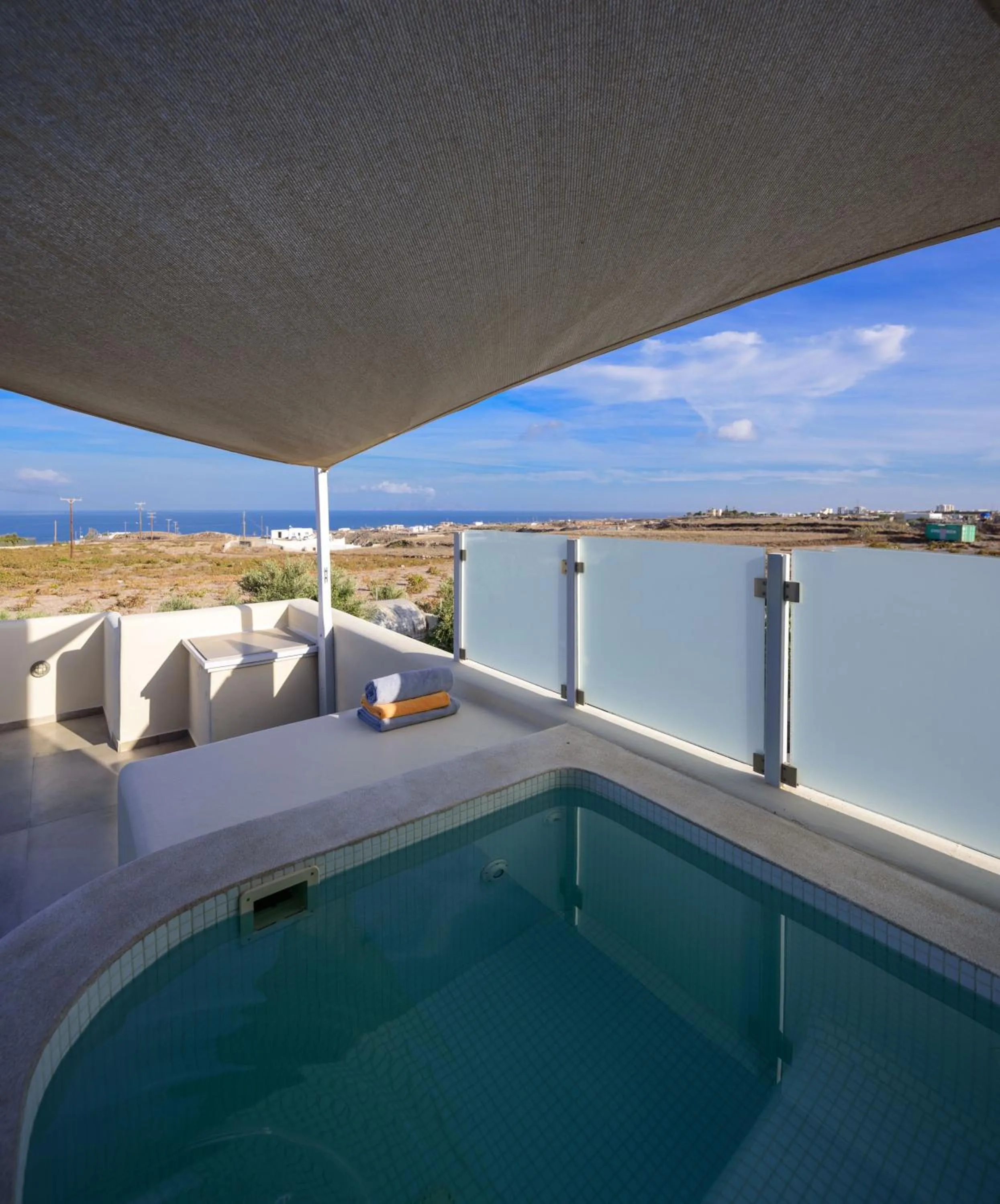 Hot Tub in Aliter Suites