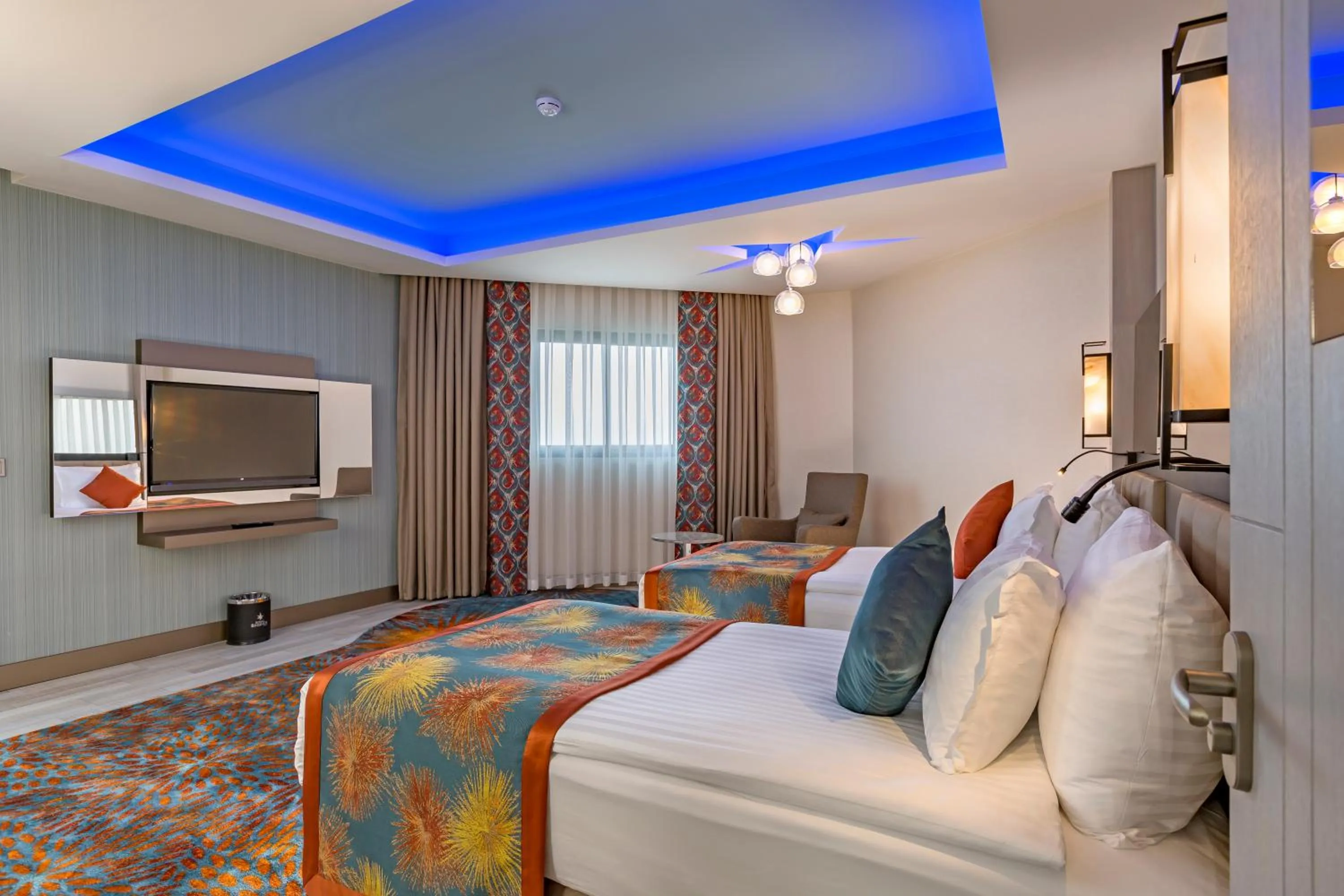 Bedroom, Bed in Royal Seginus