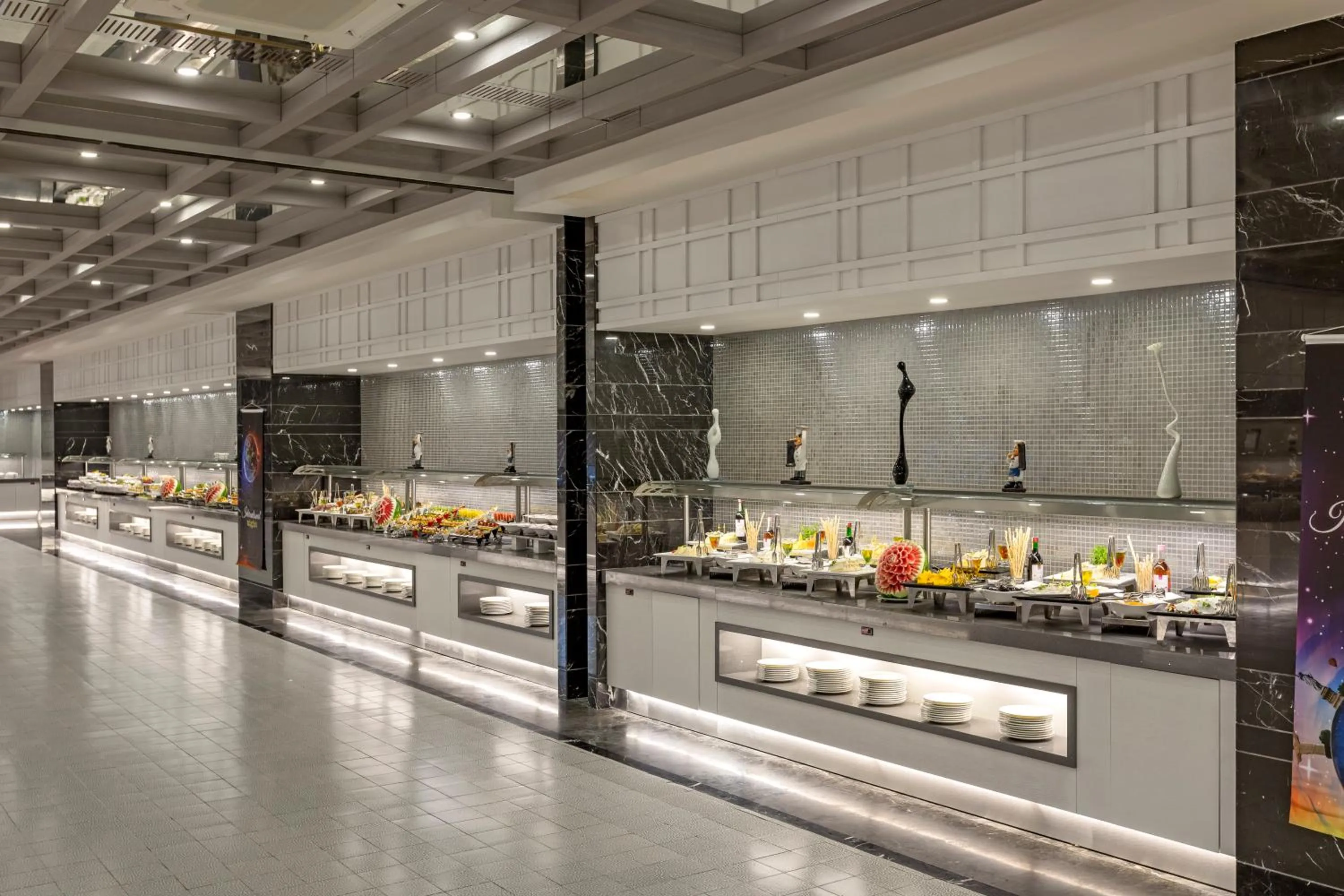 Food and drinks in Royal Seginus