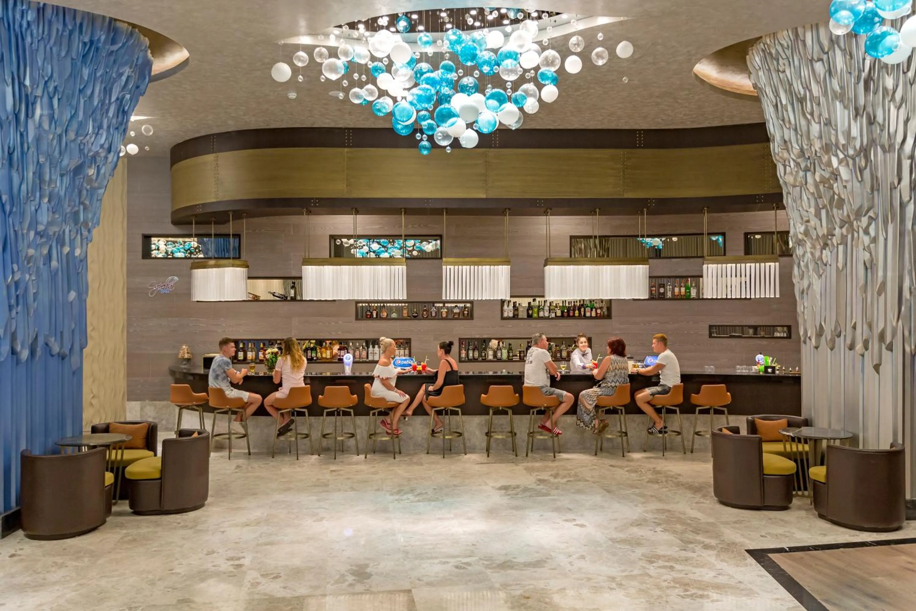 Lounge or bar in Royal Seginus