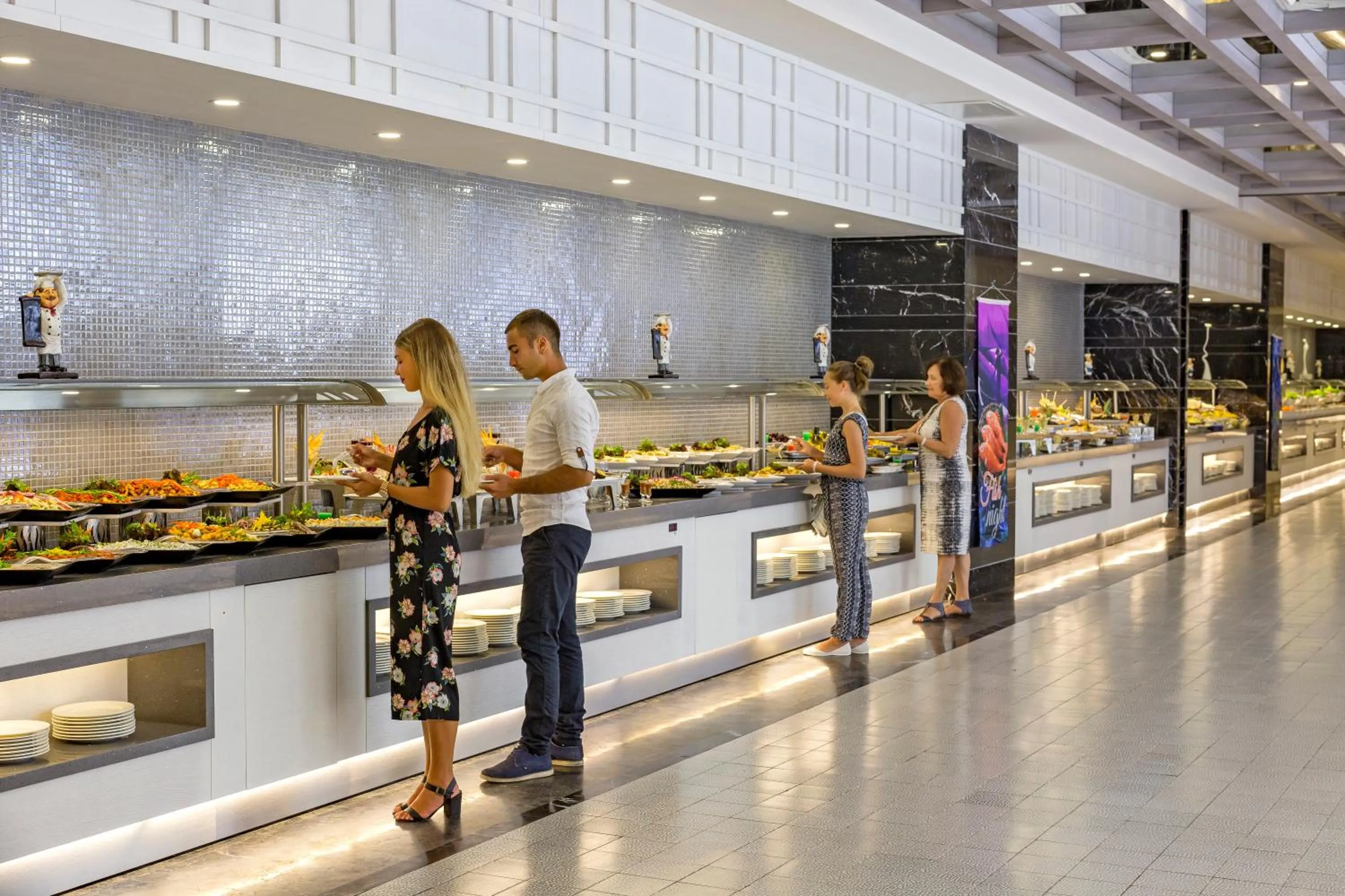 Restaurant/places to eat in Royal Seginus