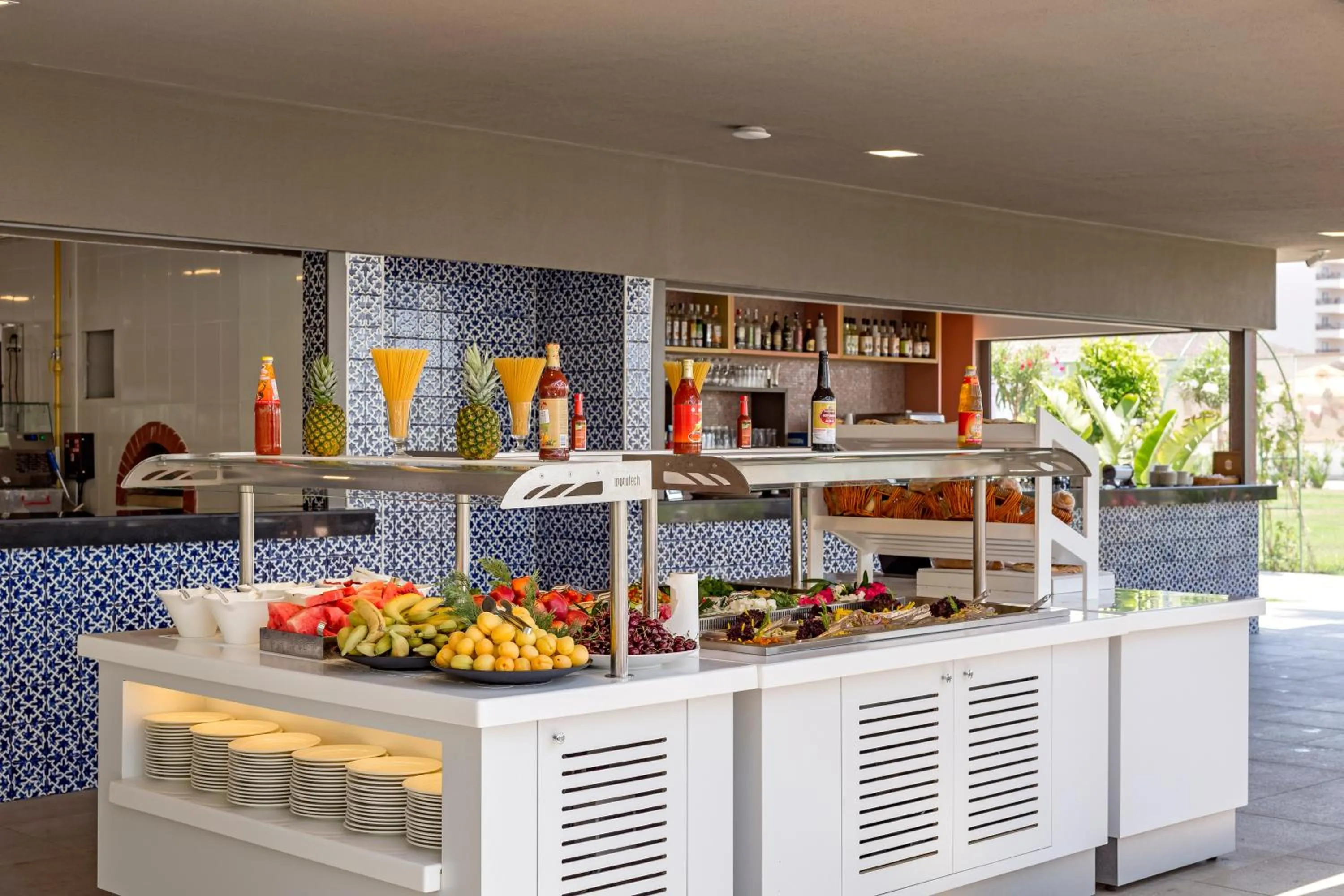 Restaurant/places to eat in Royal Seginus