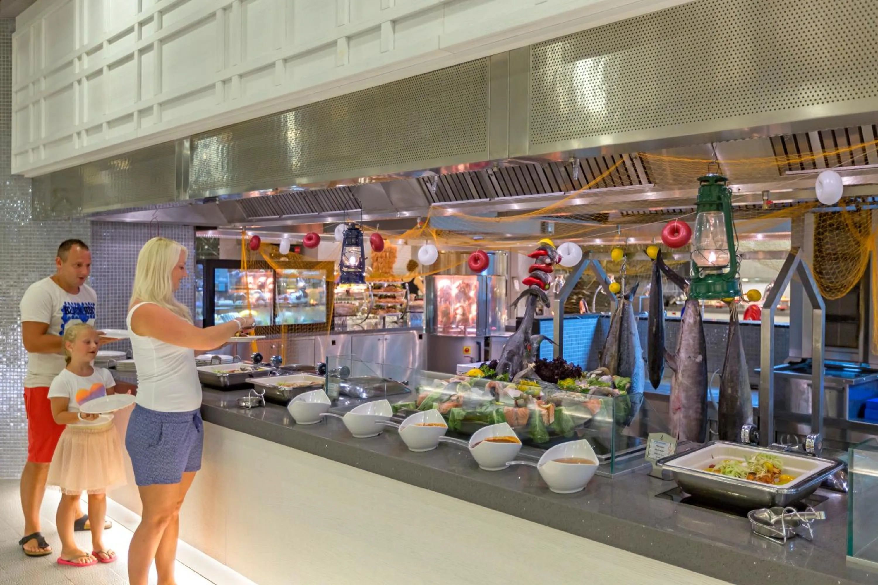 Restaurant/places to eat in Royal Seginus