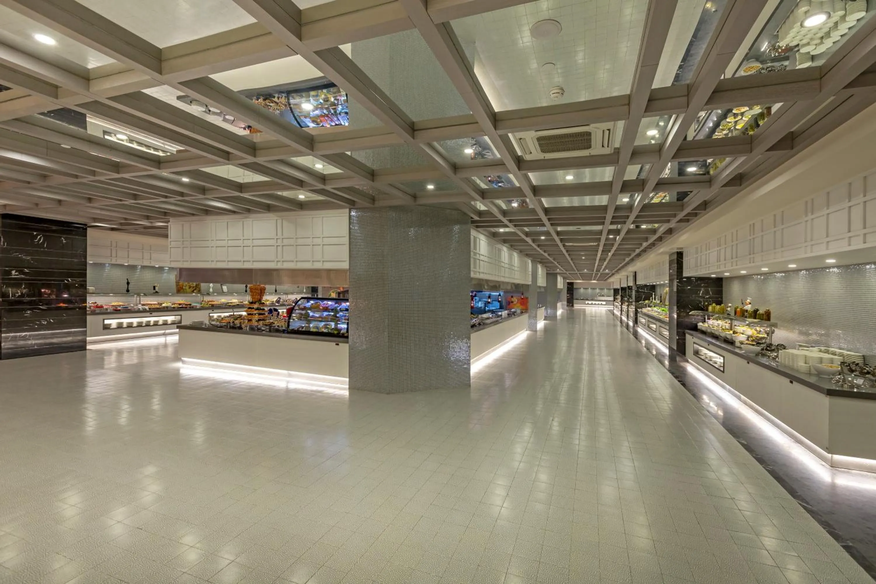 Restaurant/places to eat in Royal Seginus