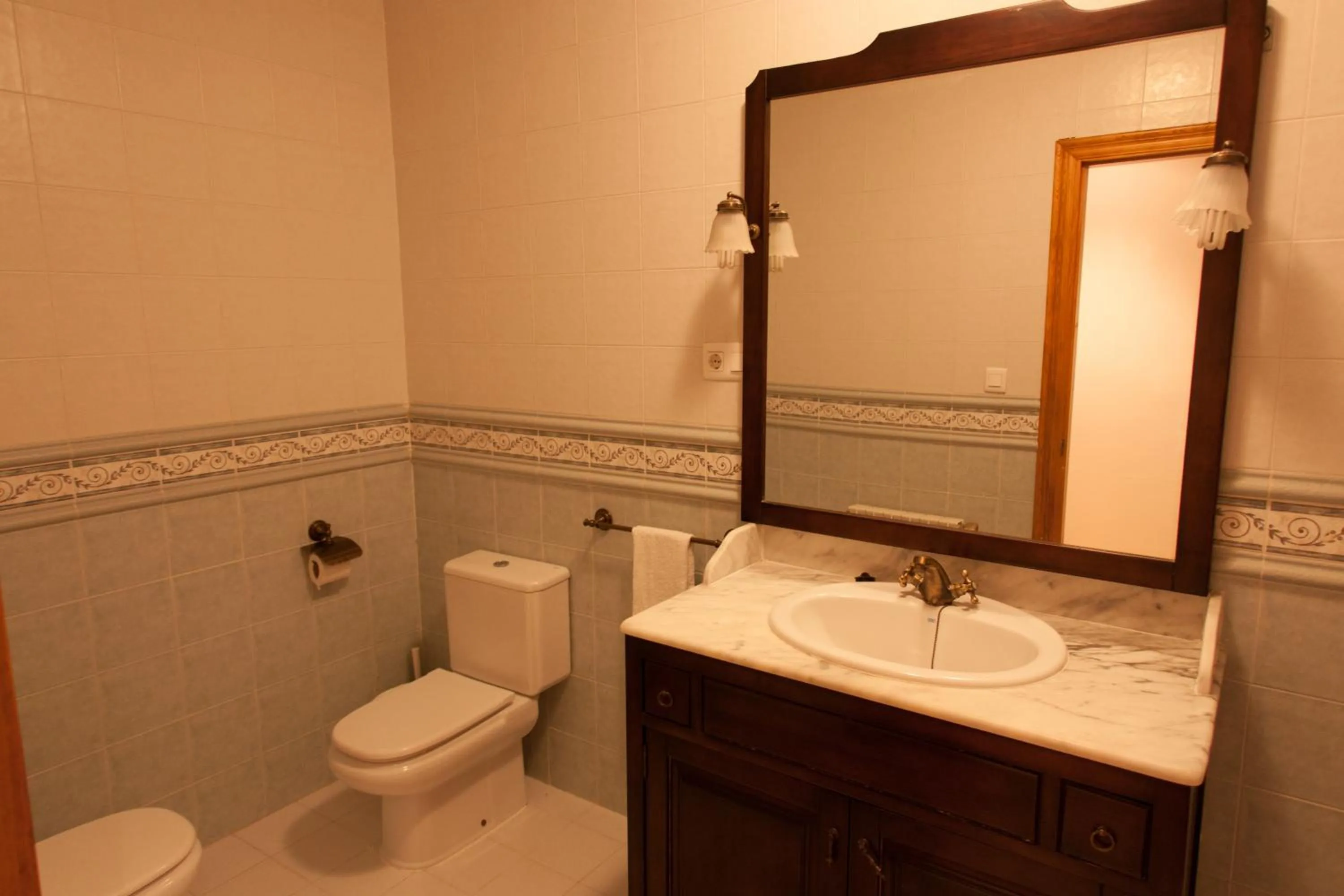 Bathroom in Apartamentos Río Guadalaviar