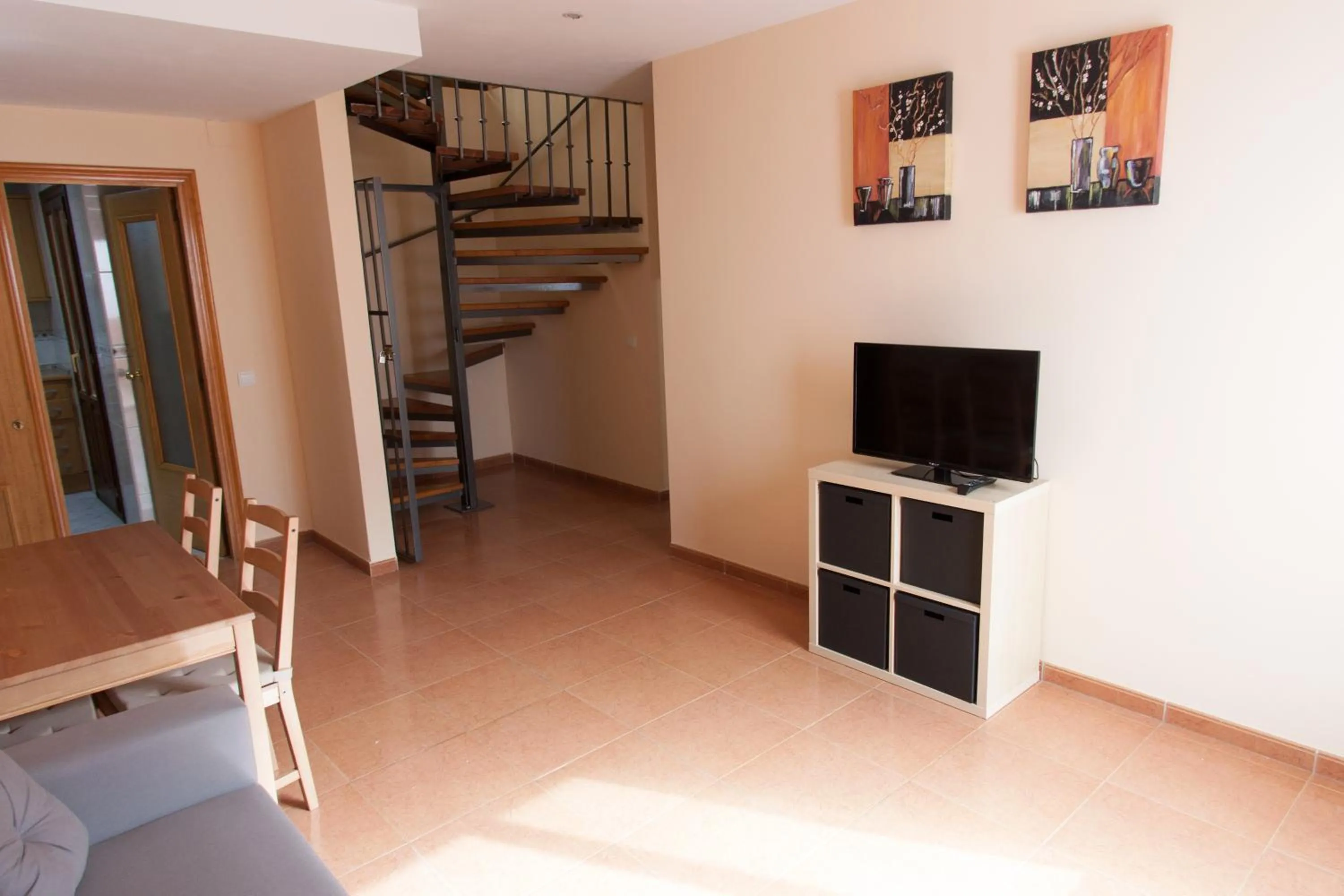 Living room in Apartamentos Río Guadalaviar