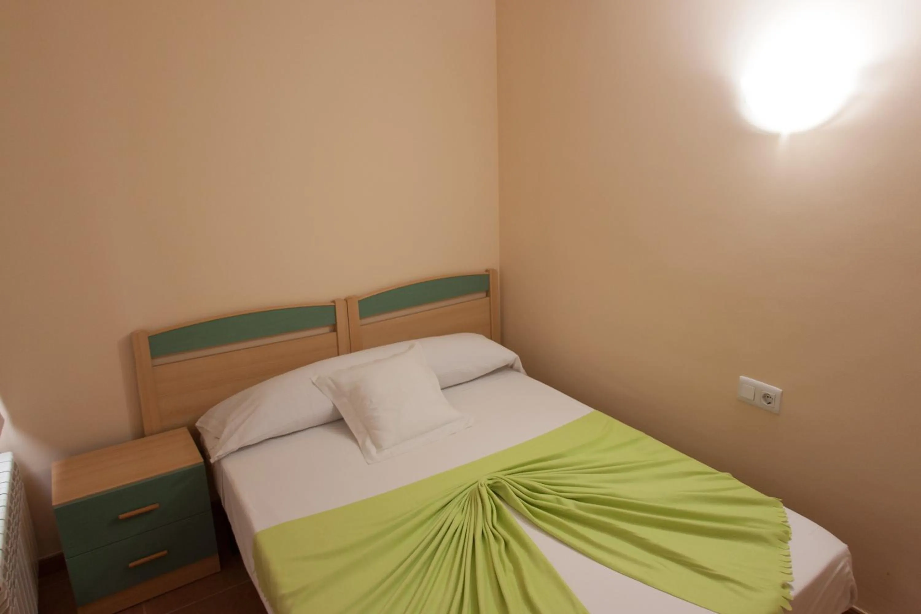 Bedroom, Bed in Apartamentos Río Guadalaviar