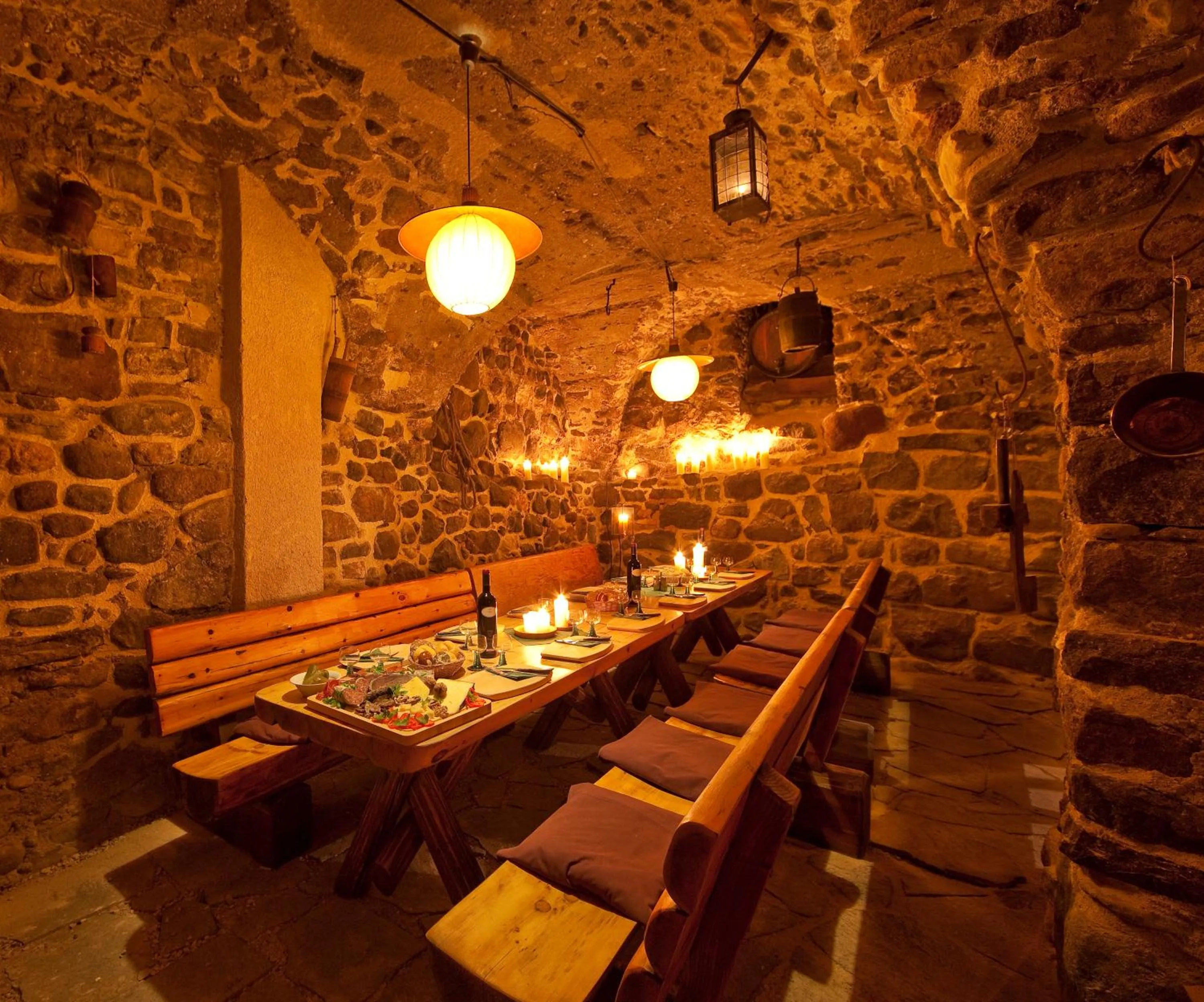 Restaurant/places to eat in Hotel Elefant