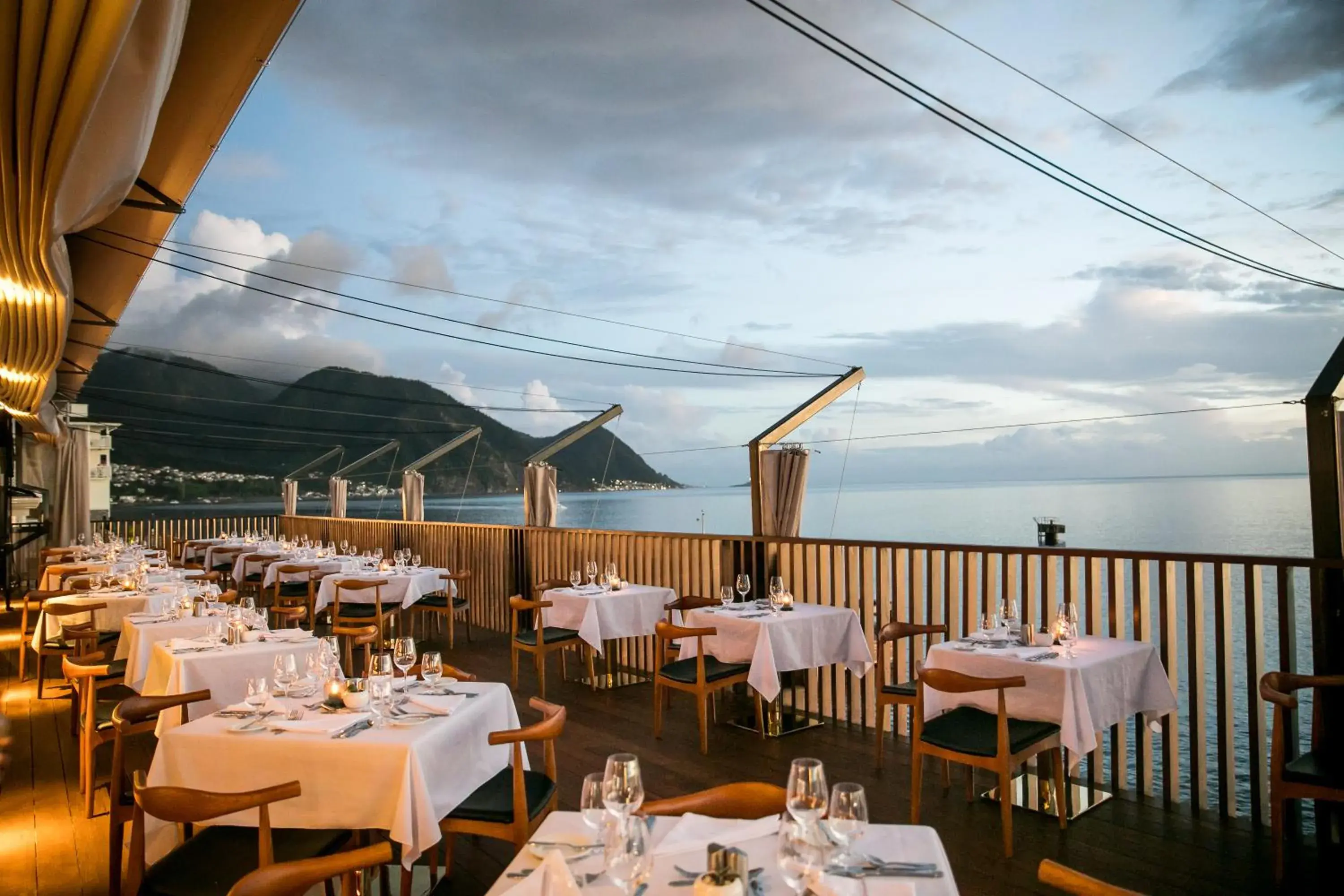 Restaurant/places to eat in Fort Young Hotel Restaurant/places to eat in Fort Young Hotel