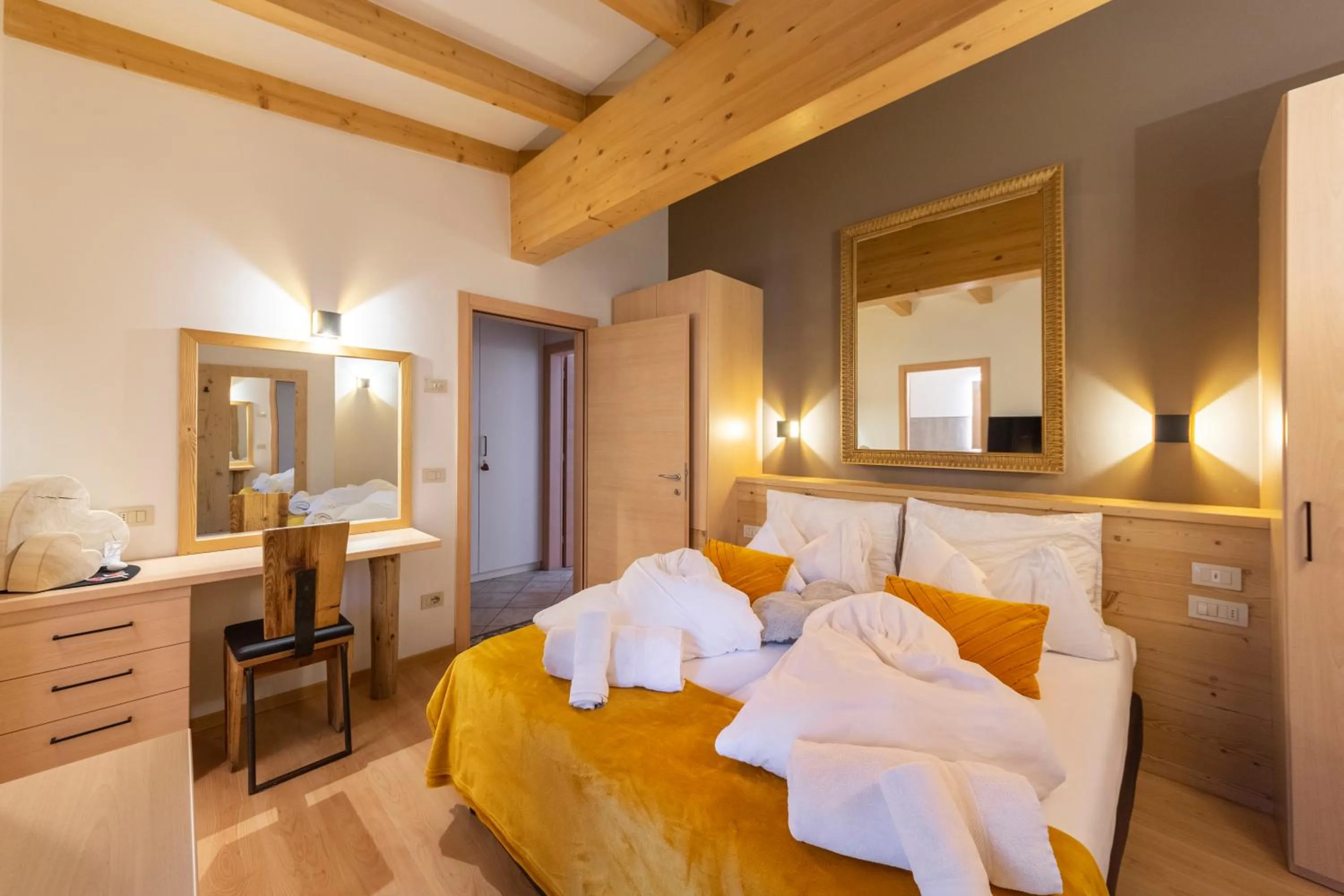 Bedroom, Bed in Hotel Faloria