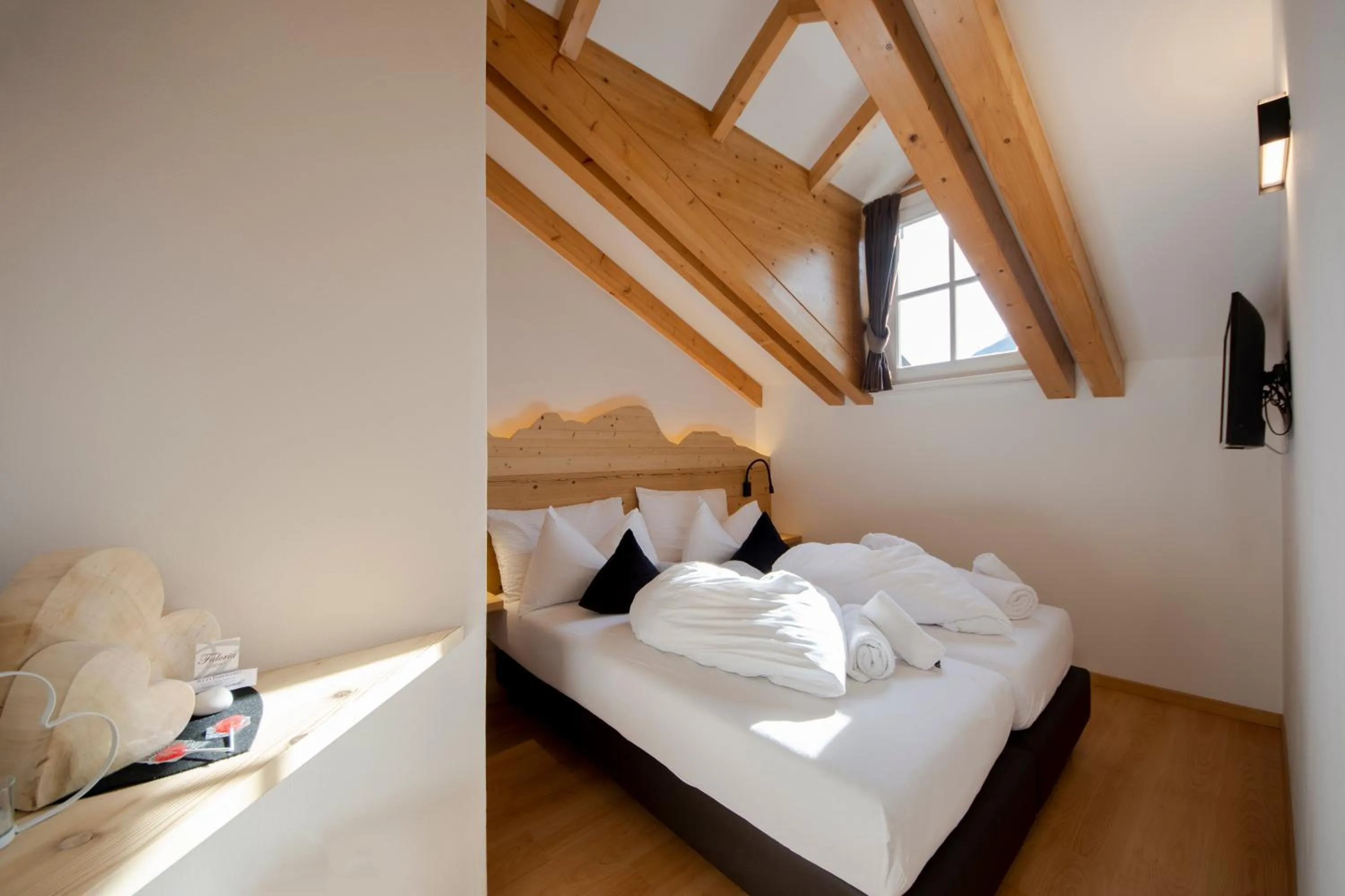 Bedroom, Bed in Hotel Faloria