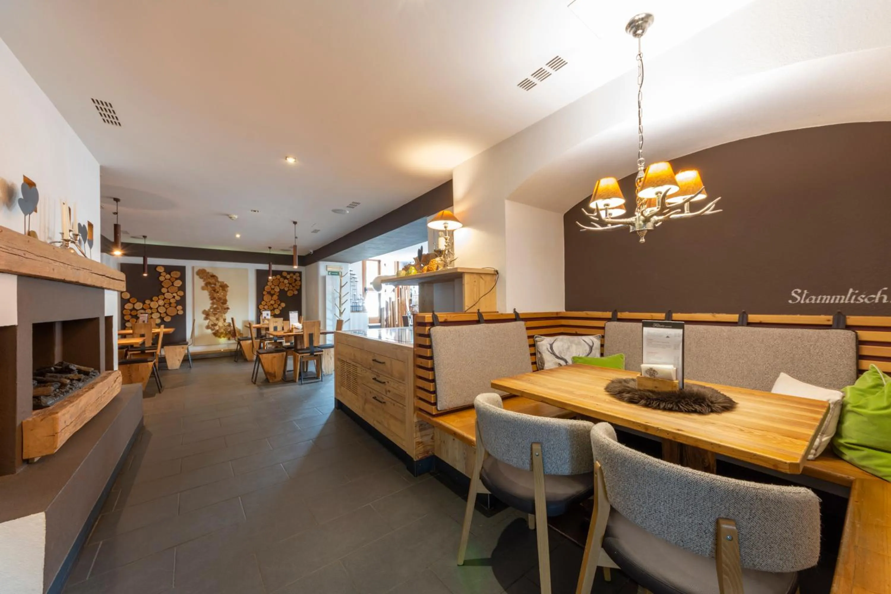 Restaurant/places to eat in Hotel Faloria