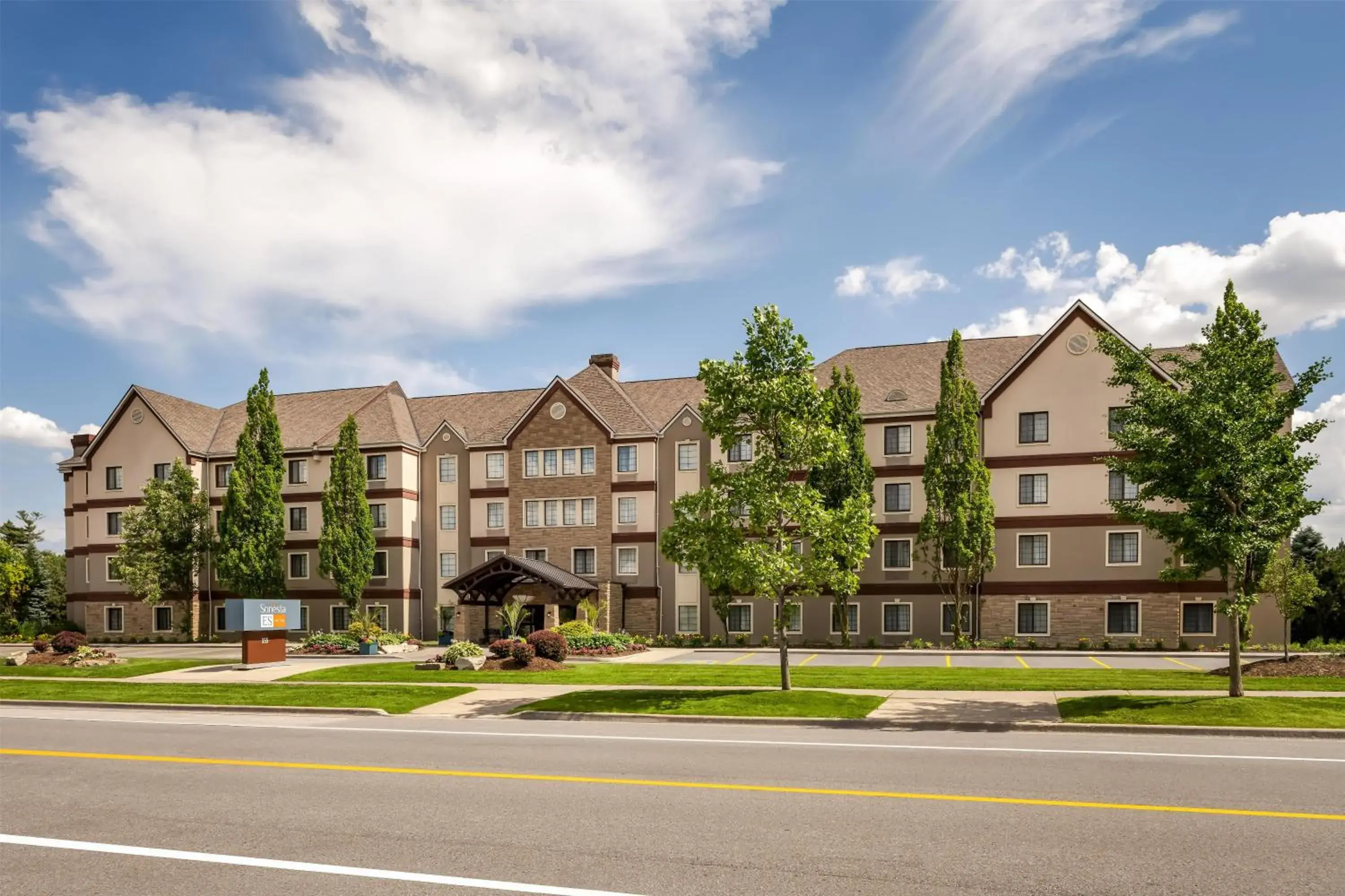 Property building in Sonesta ES Suites Toronto Markham Property building in Sonesta ES Suites Toronto Markham