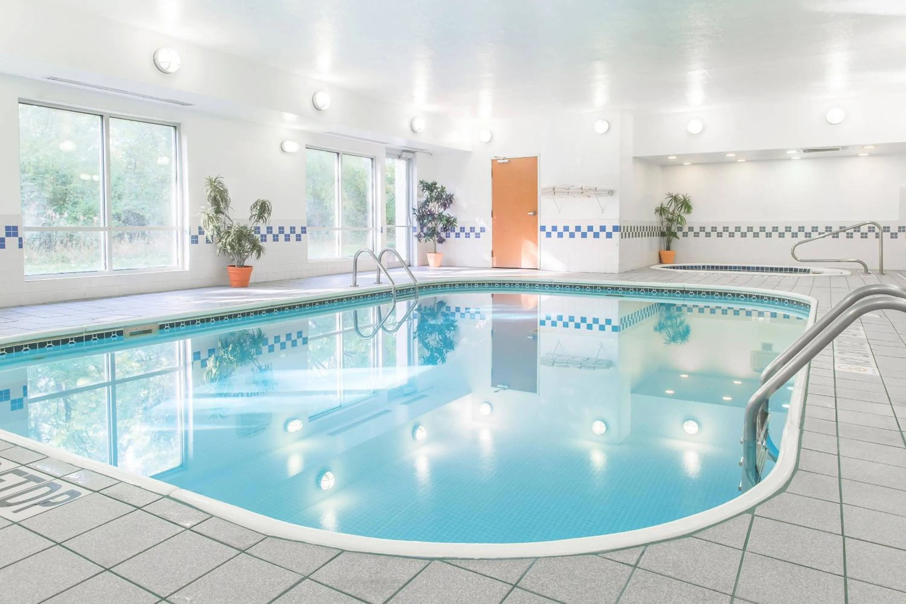 Swimming pool in Fairfield Inn & Suites Canton