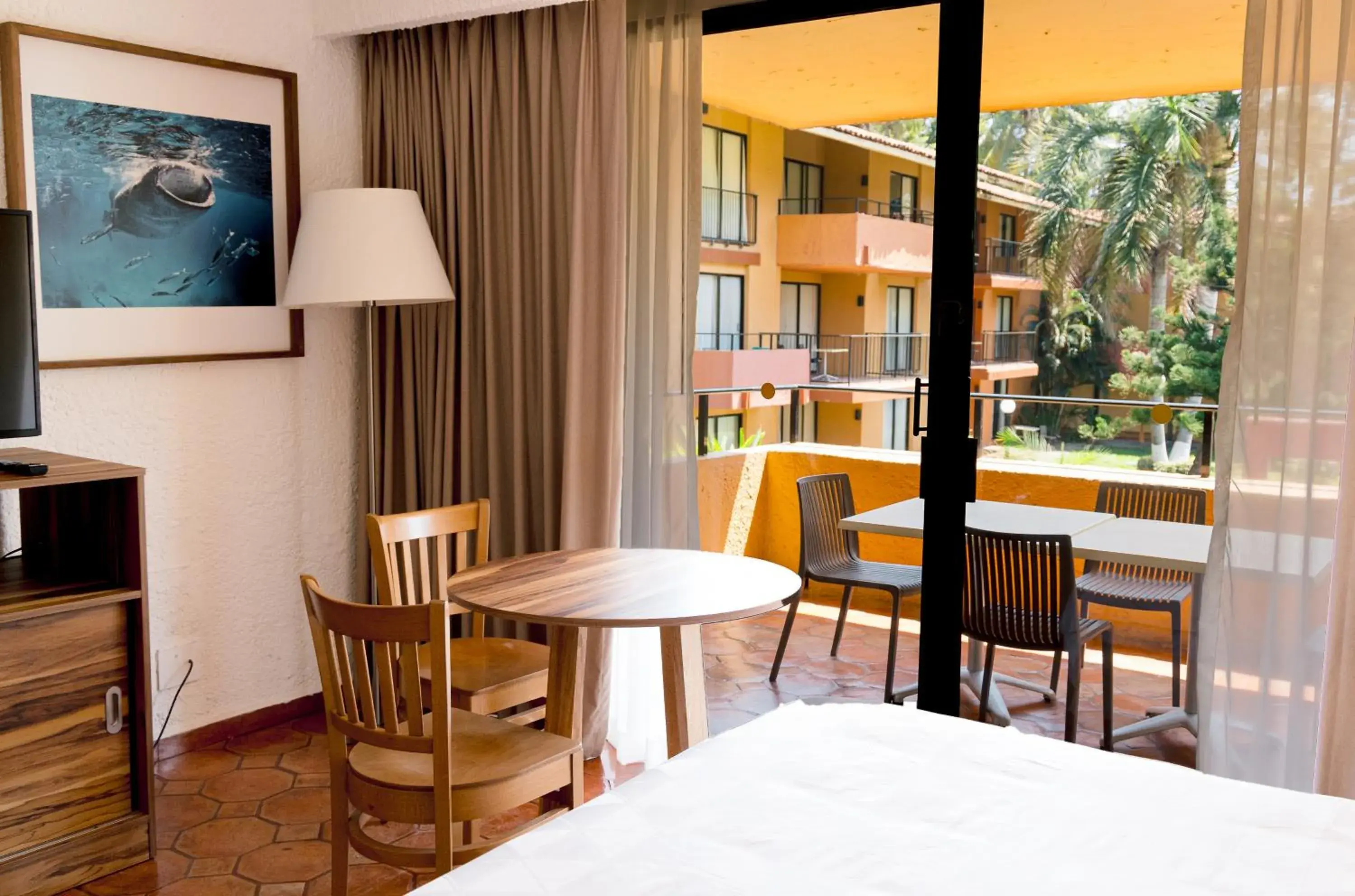 Standard Double Room with Two Double Beds in Holiday Inn Resort Ixtapa All-Inclusive by IHG Standard Double Room with Two Double Beds in Holiday Inn Resort Ixtapa All-Inclusive by IHG