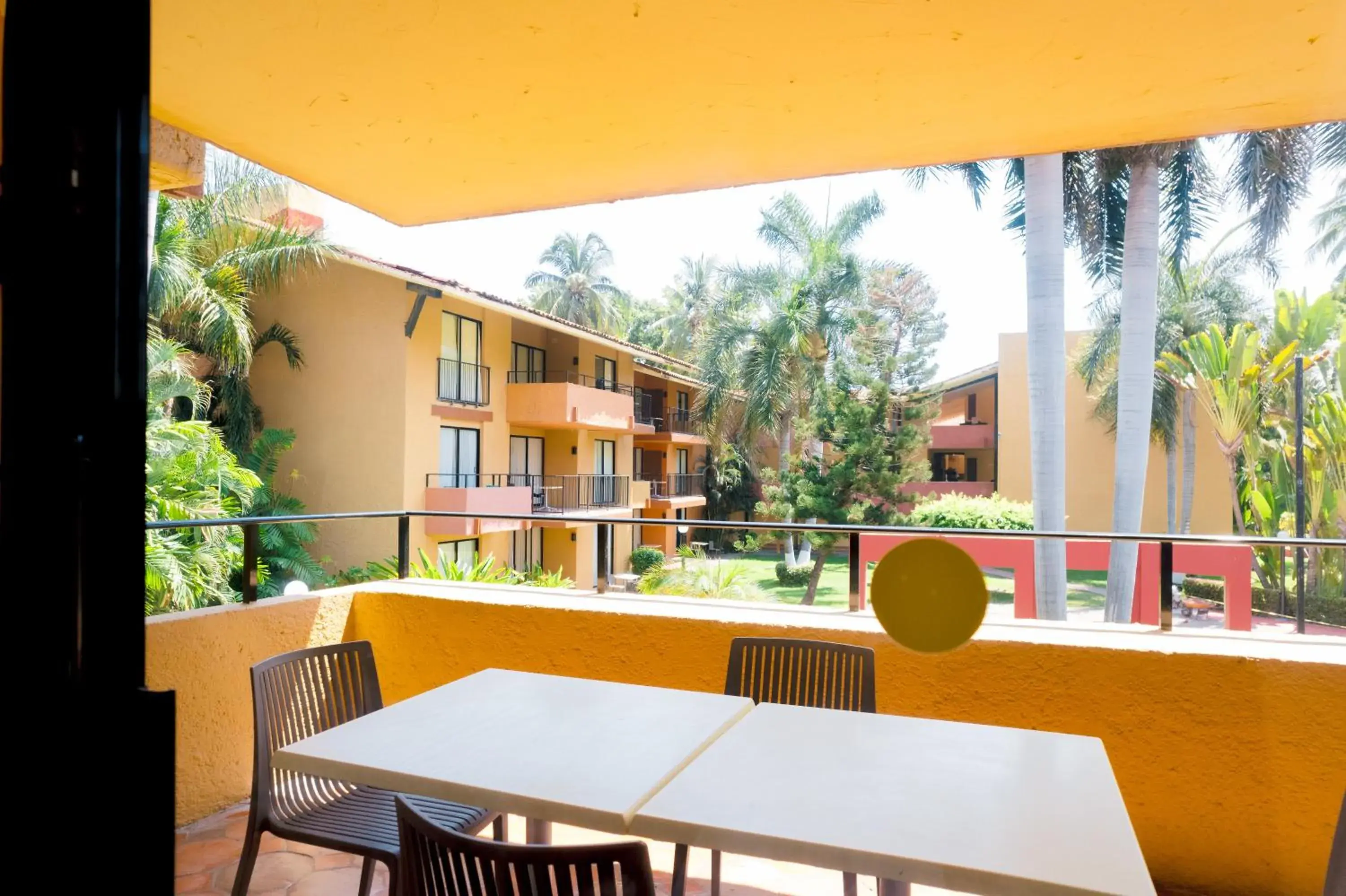 Standard Double Room with Two Double Beds and Garden View in Holiday Inn Resort Ixtapa All-Inclusive by IHG Standard Double Room with Two Double Beds and Garden View in Holiday Inn Resort Ixtapa All-Inclusive by IHG