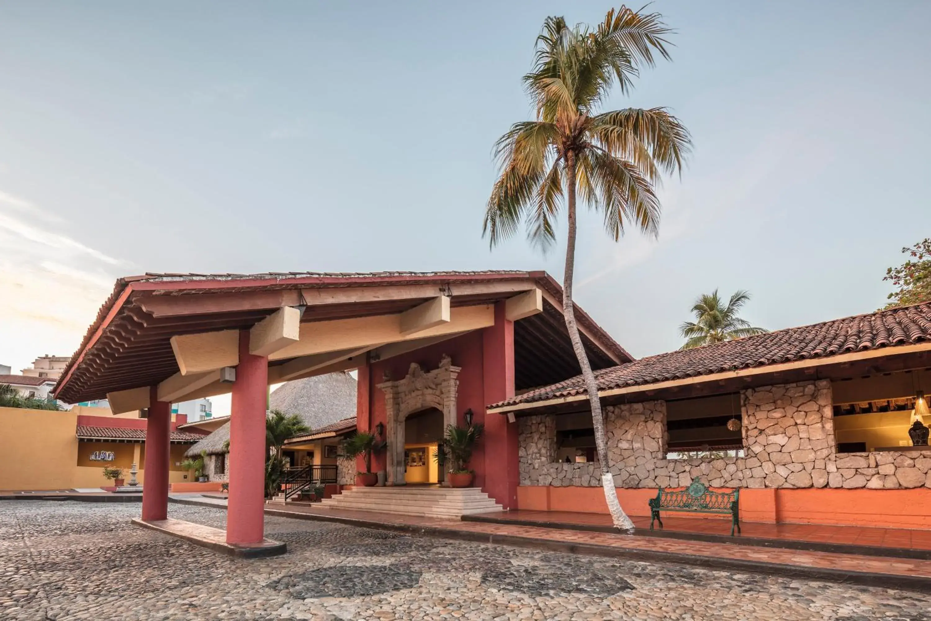 Property building in Holiday Inn Resort Ixtapa All-Inclusive by IHG Property building in Holiday Inn Resort Ixtapa All-Inclusive by IHG