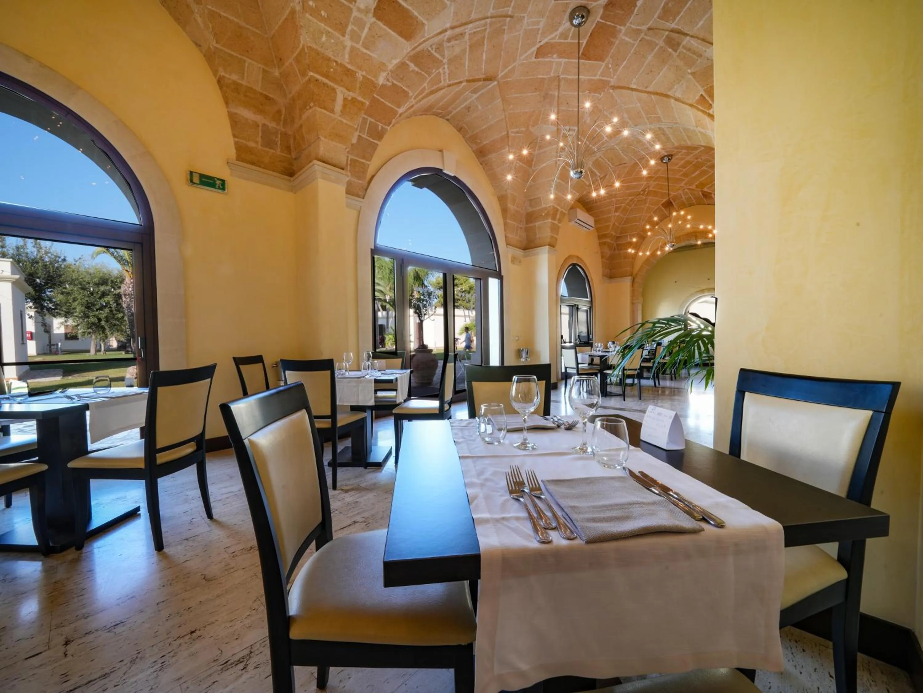 Restaurant/places to eat in Resort Villa Hermosa