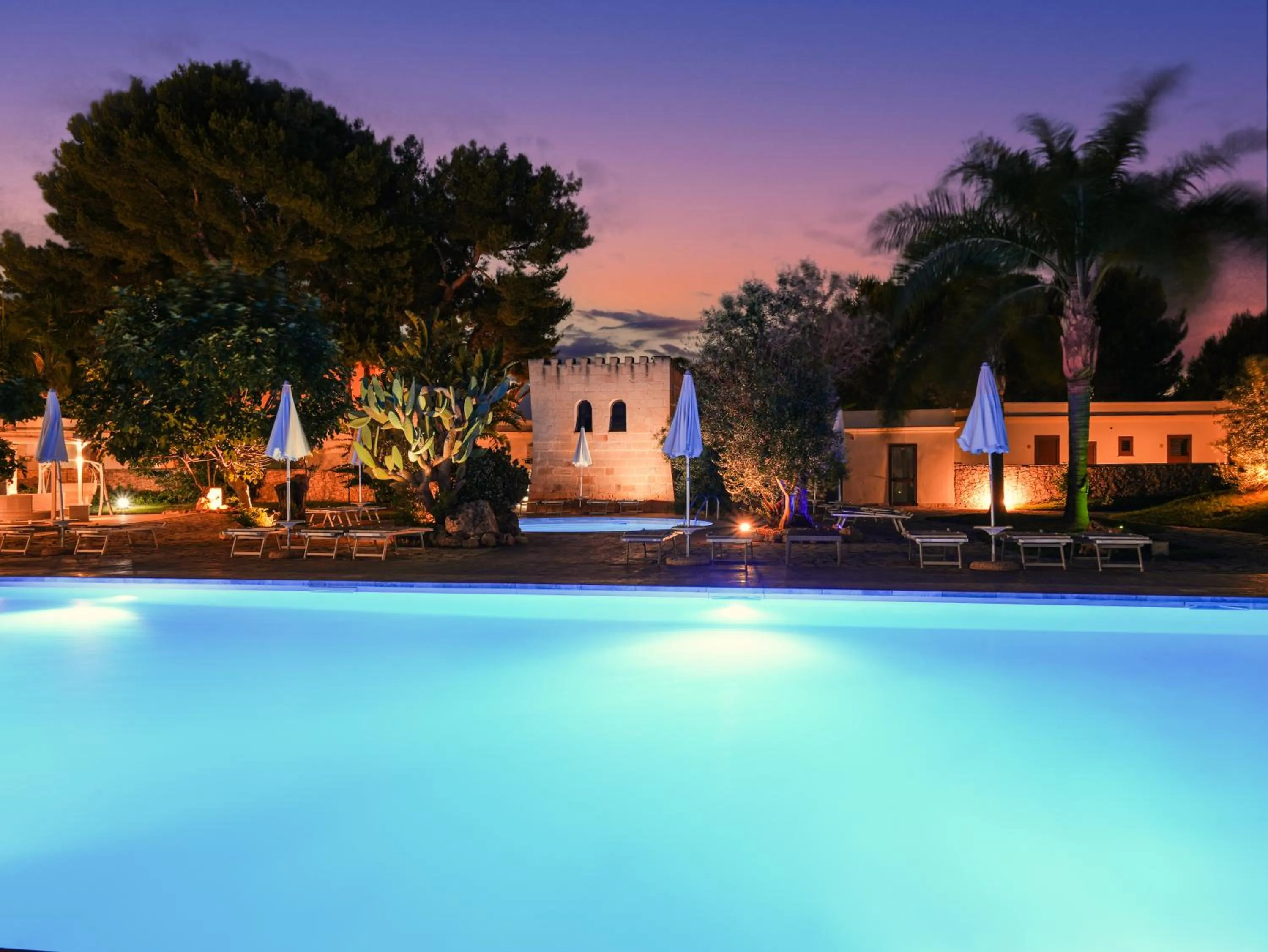 Night in Resort Villa Hermosa