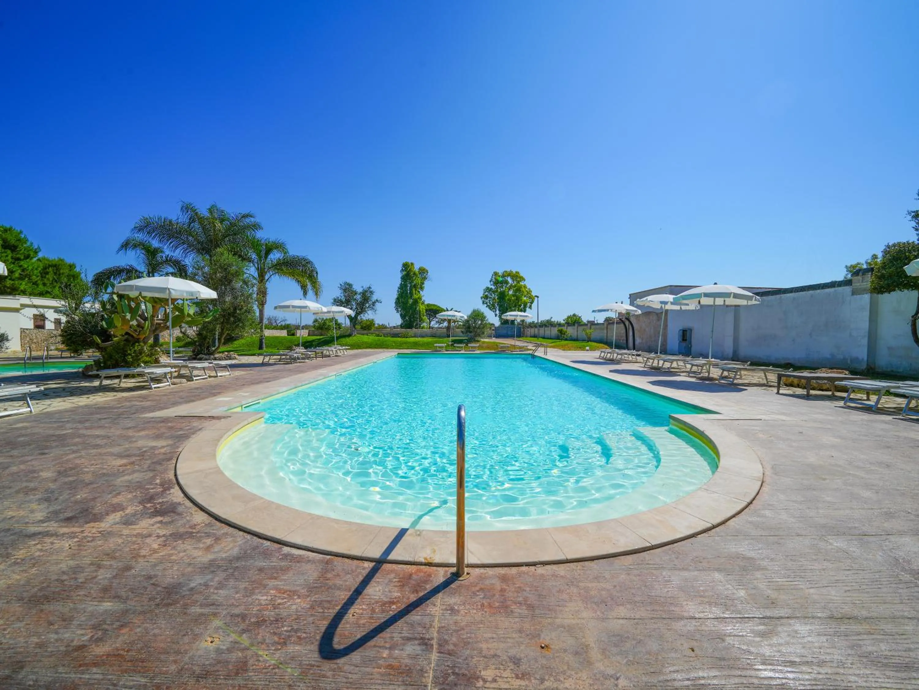 Day in Resort Villa Hermosa