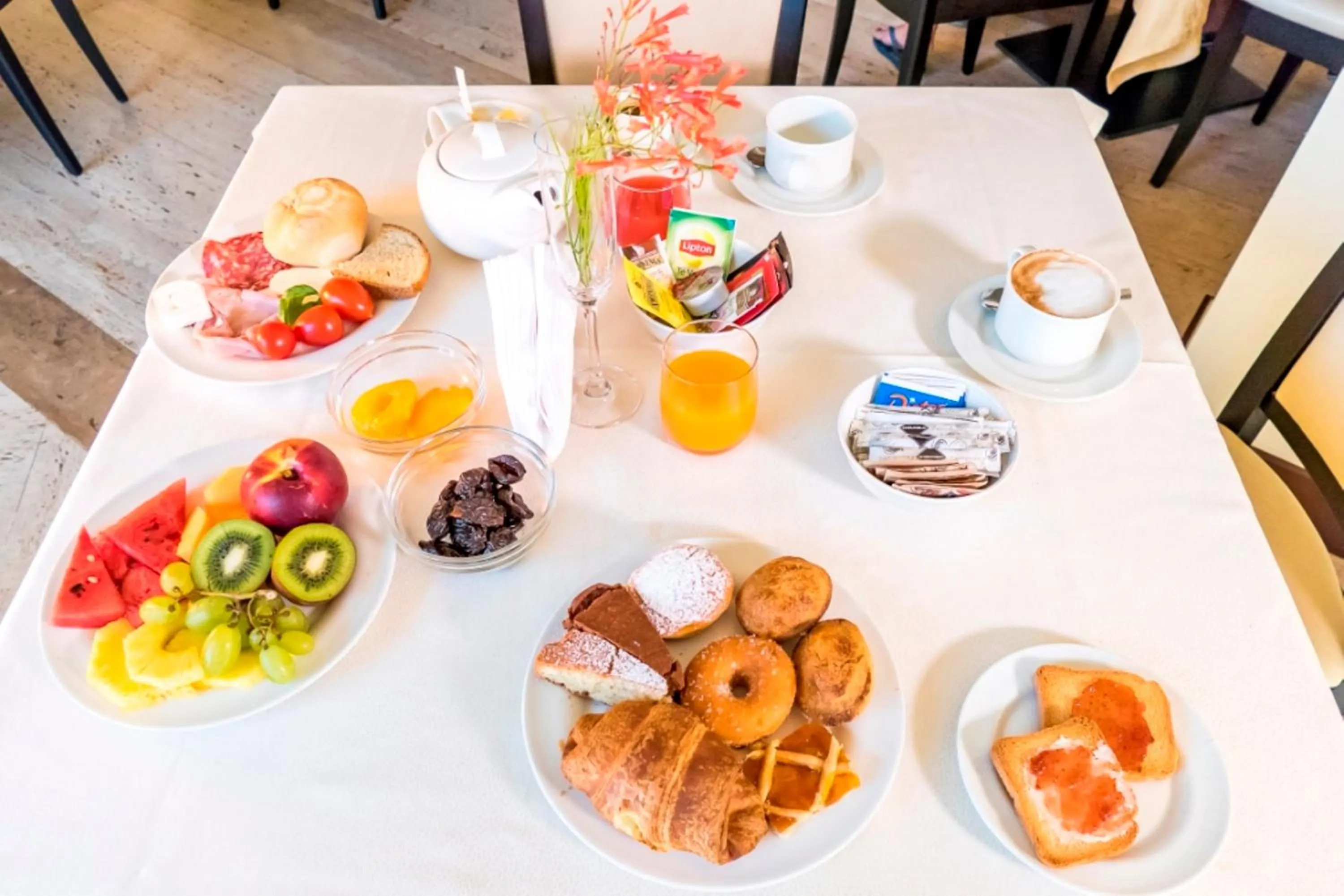 Food in Resort Villa Hermosa