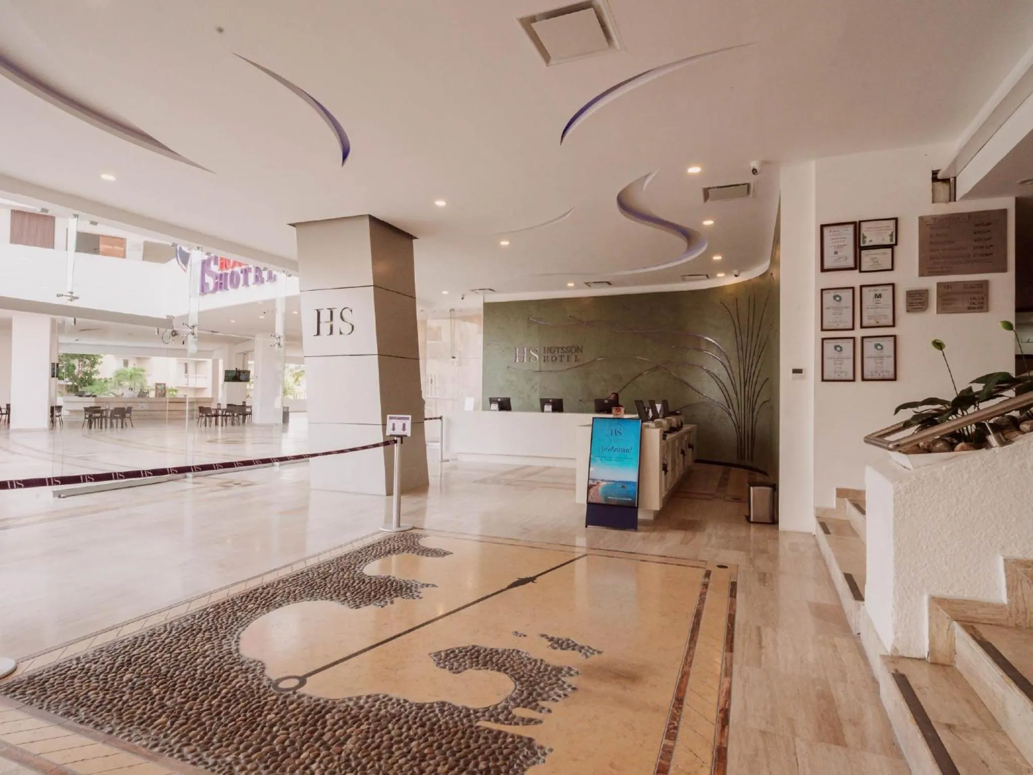 Lobby or reception in HS HOTSSON Hotel Acapulco