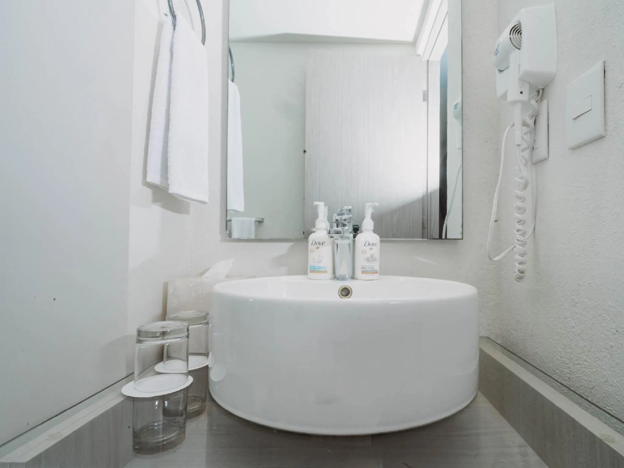 Bathroom in HS HOTSSON Hotel Acapulco