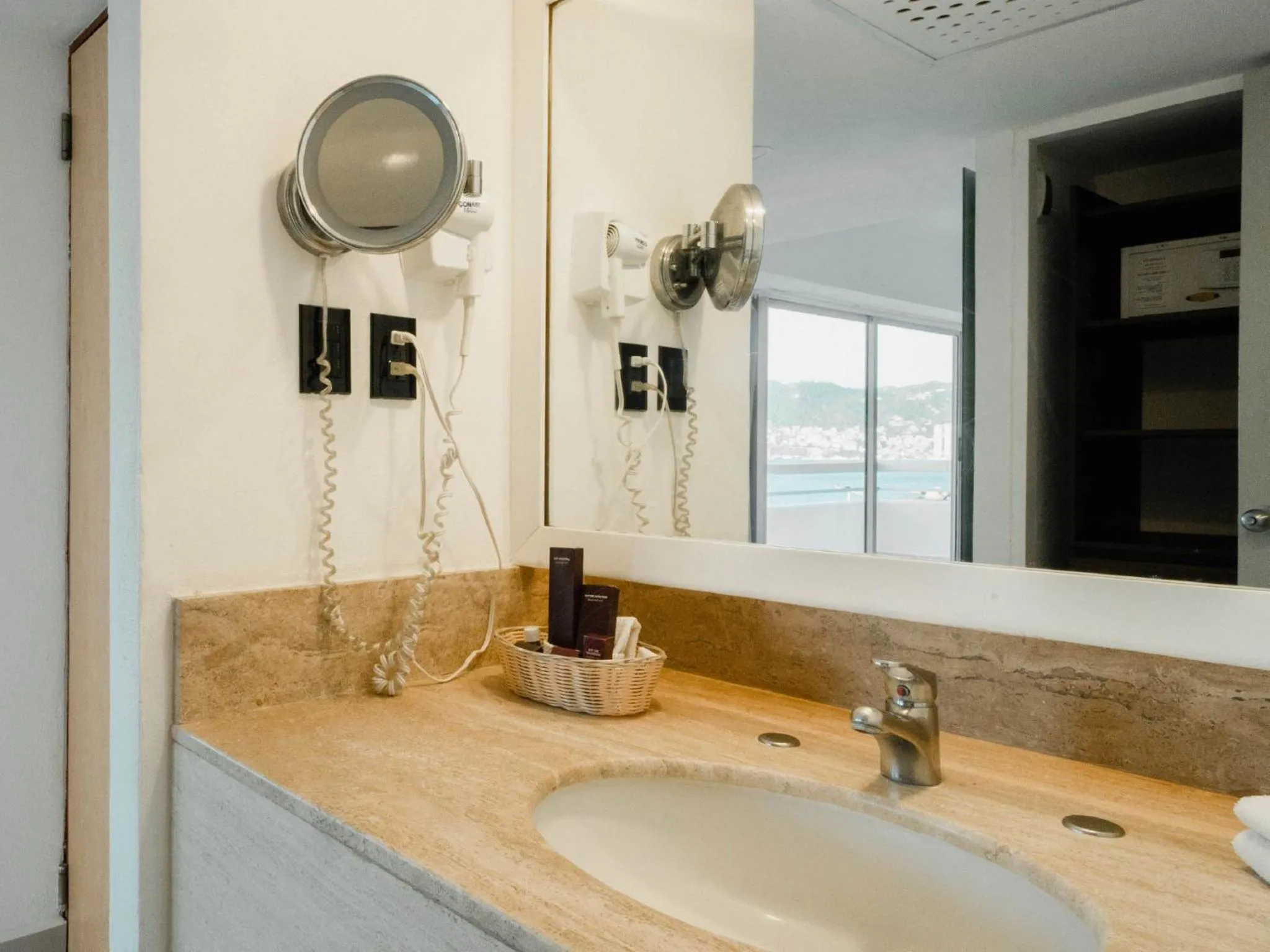 Natural landscape in HS HOTSSON Hotel Acapulco