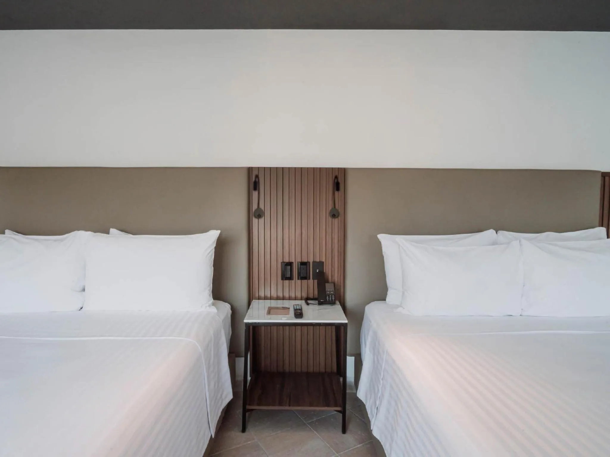 Communal lounge/ TV room, Bed in HS HOTSSON Hotel Acapulco