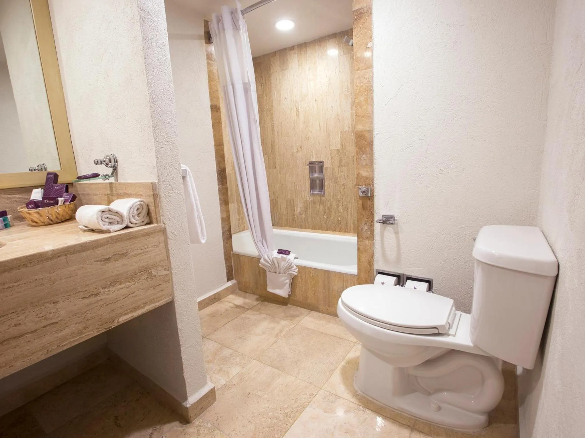 Bathroom in HS HOTSSON Hotel Acapulco