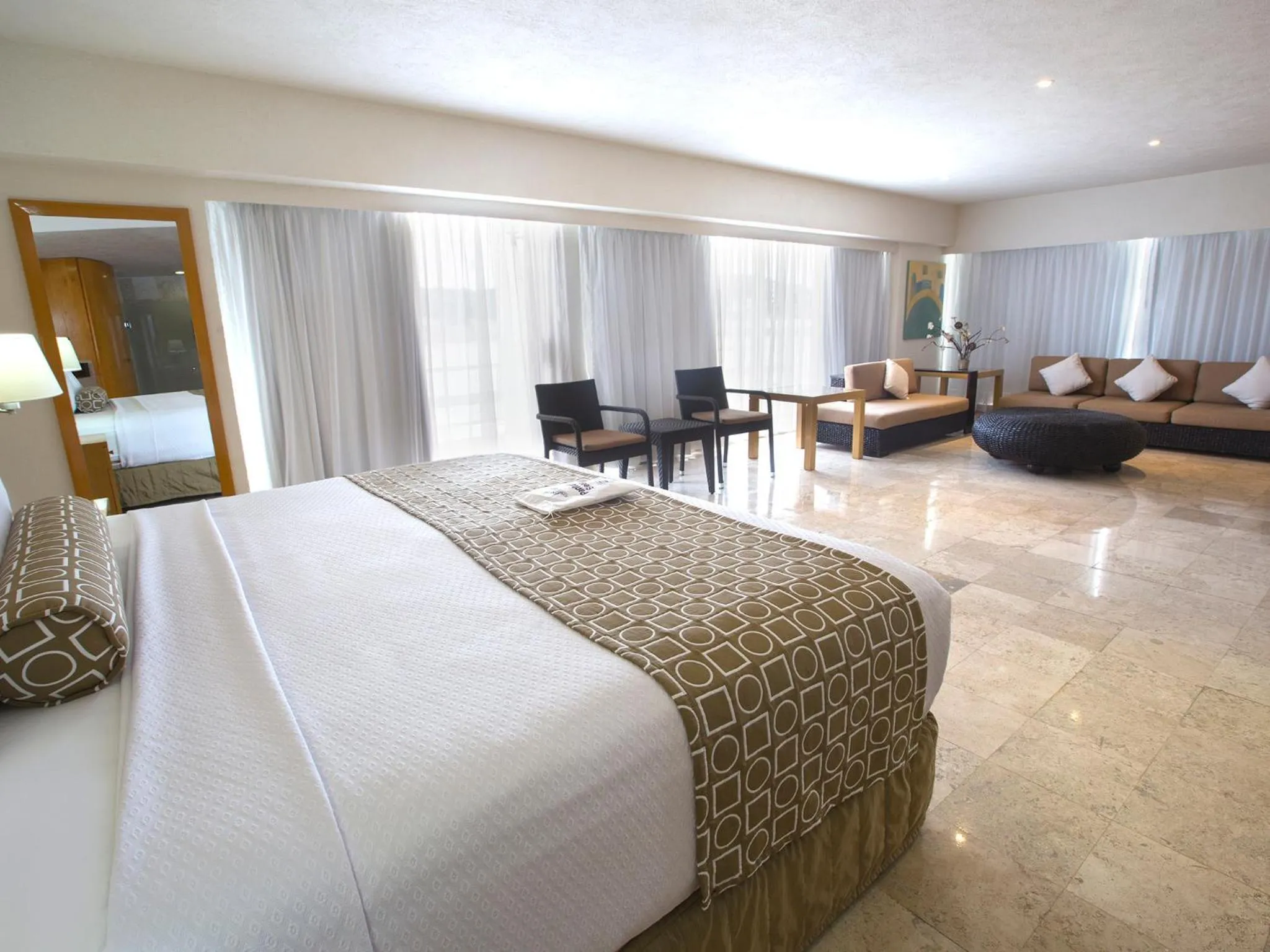 Bed in HS HOTSSON Hotel Acapulco