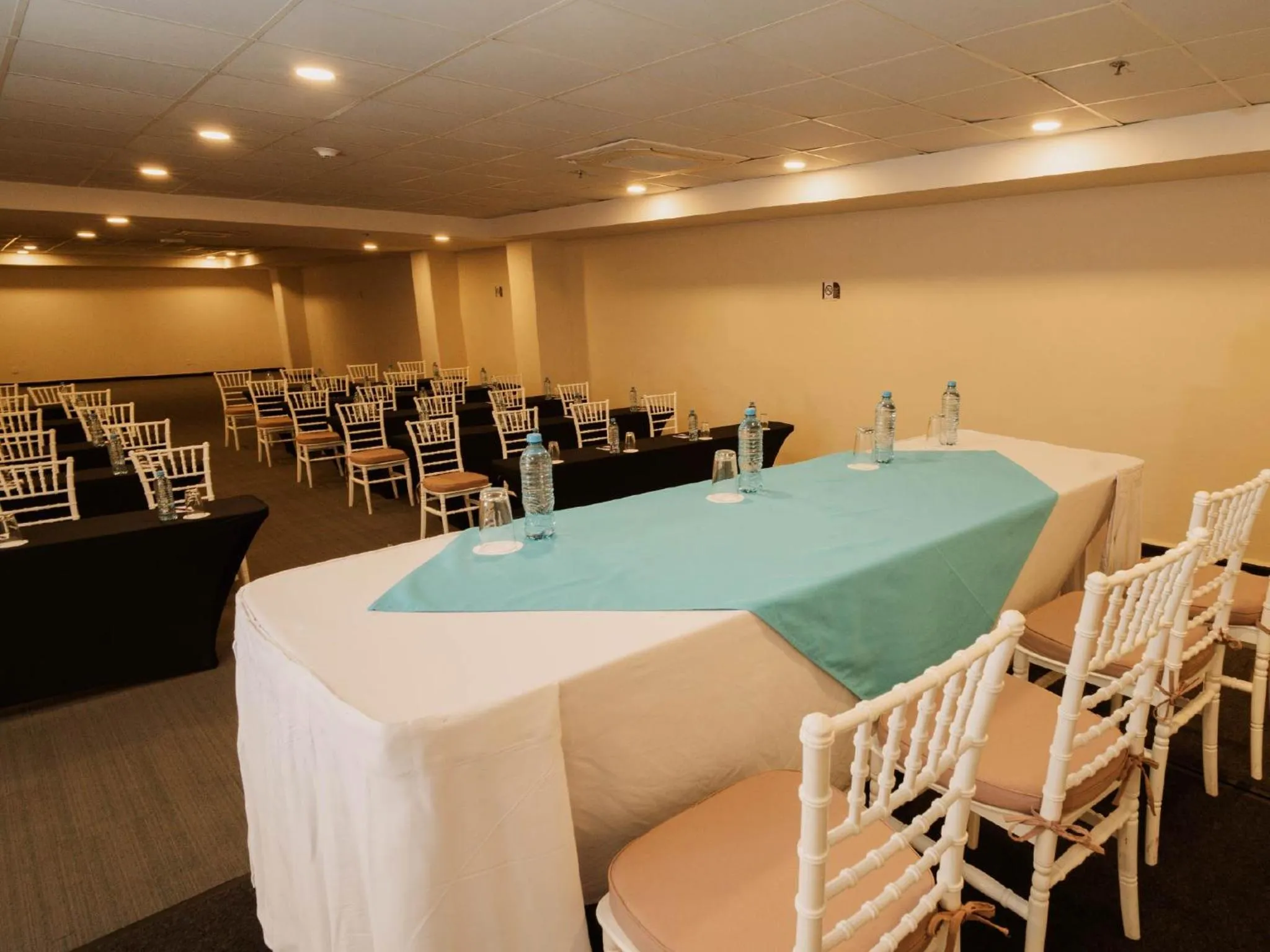 Living room in HS HOTSSON Hotel Acapulco