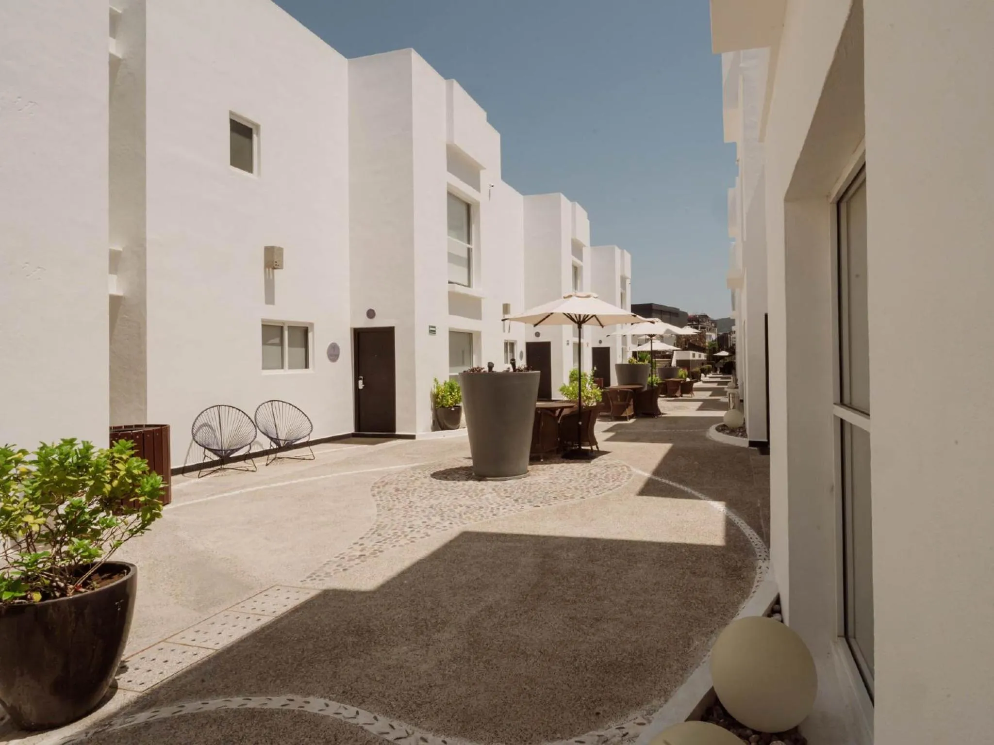 Property building in HS HOTSSON Hotel Acapulco