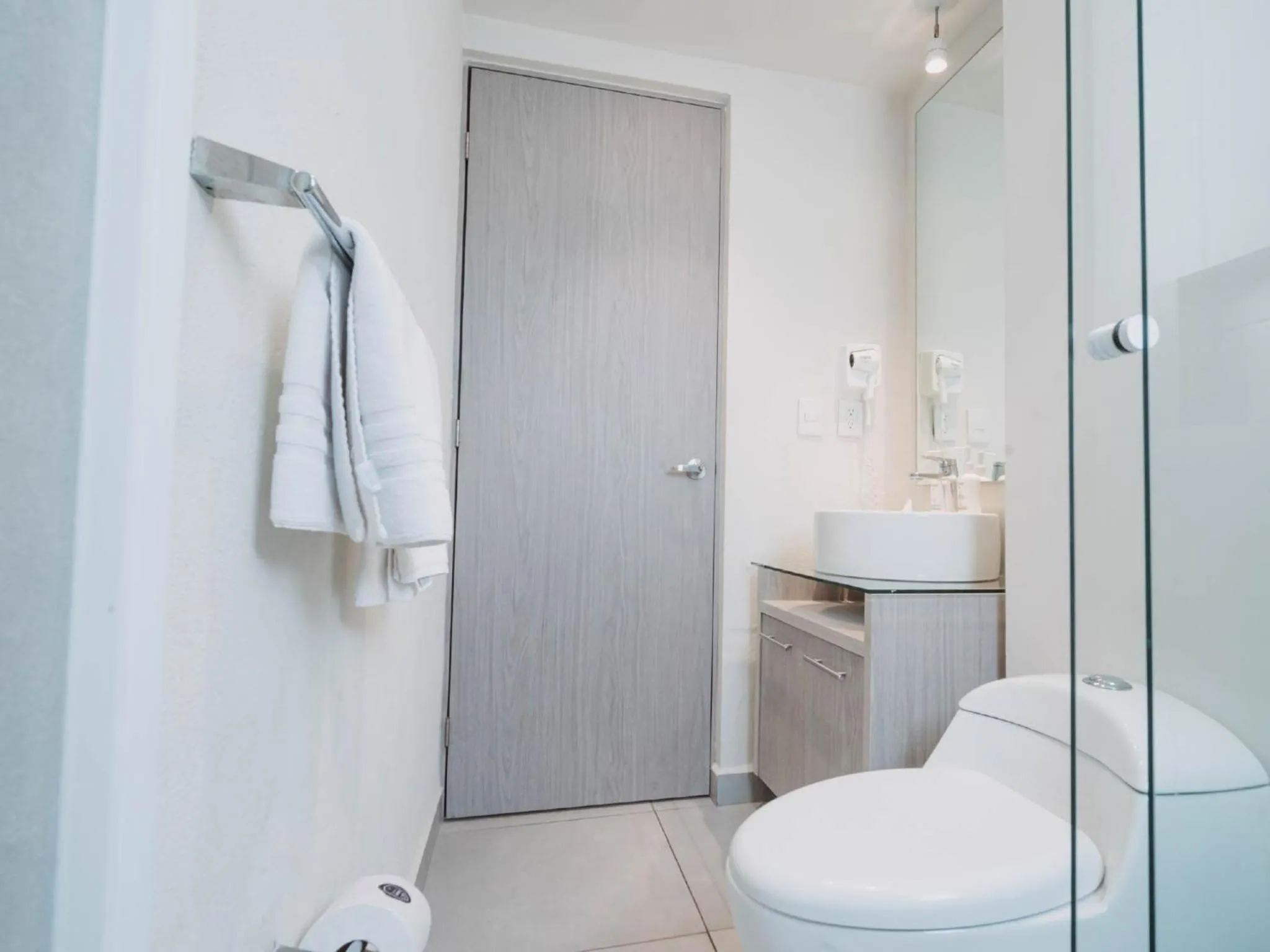 Bathroom in HS HOTSSON Hotel Acapulco