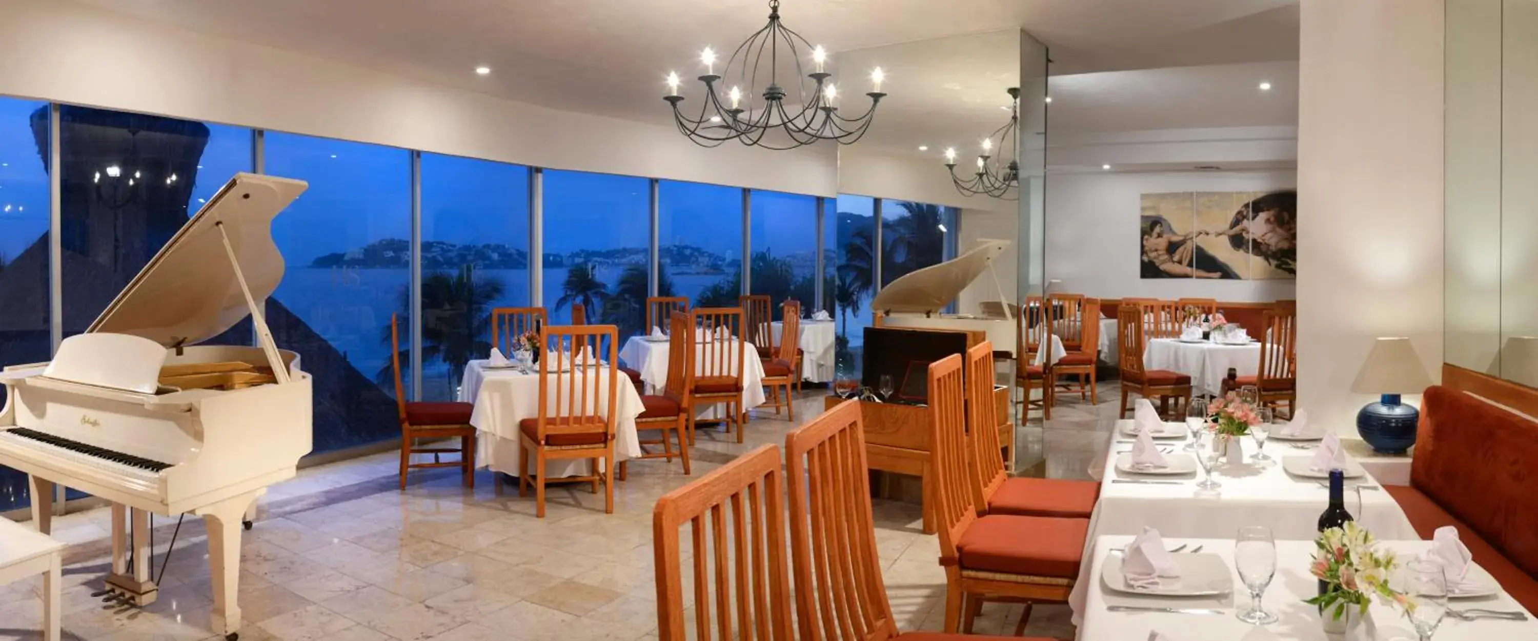 Food and drinks in HS HOTSSON Hotel Acapulco Food and drinks in HS HOTSSON Hotel Acapulco