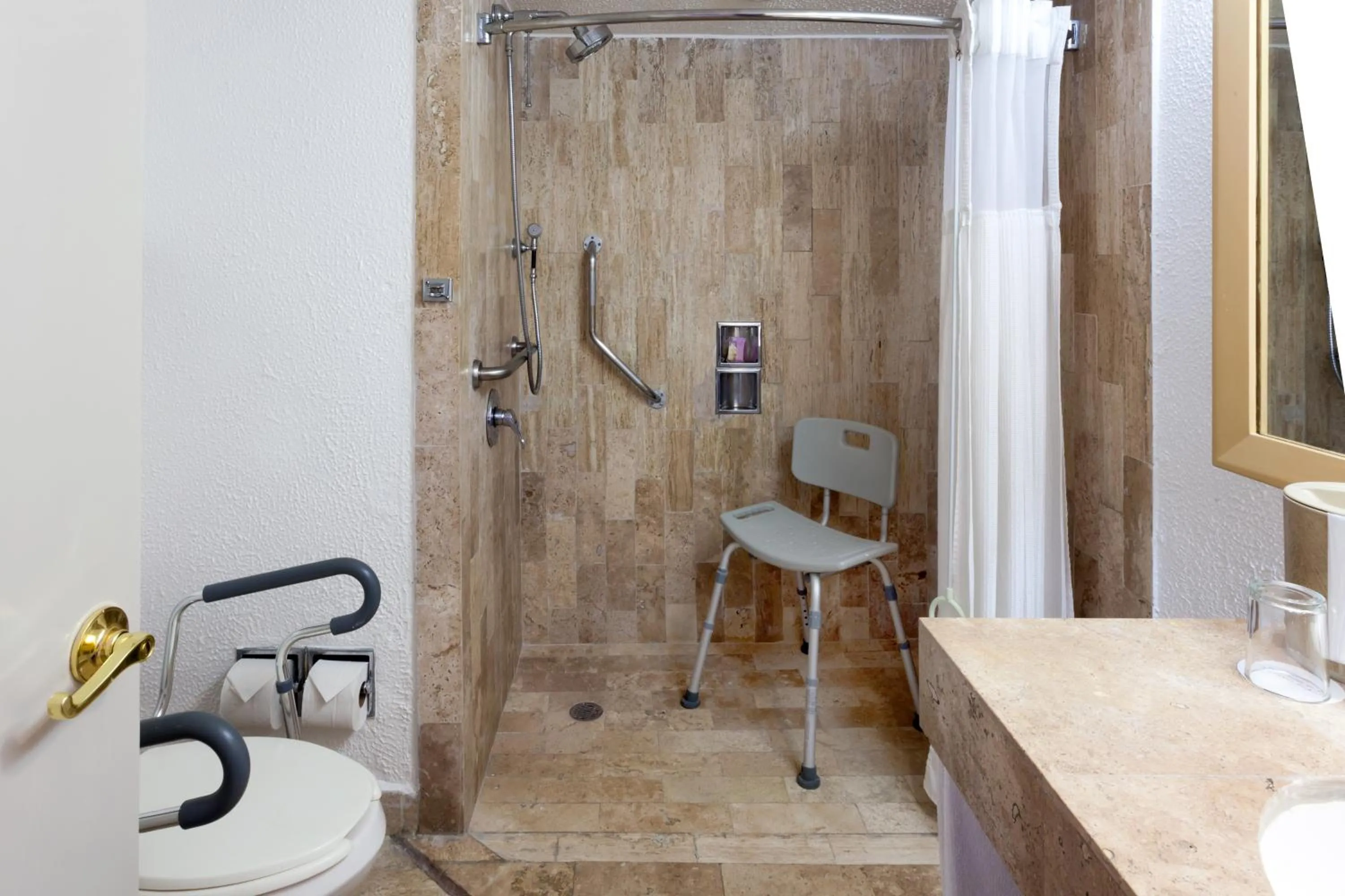 Bathroom in HS HOTSSON Hotel Acapulco